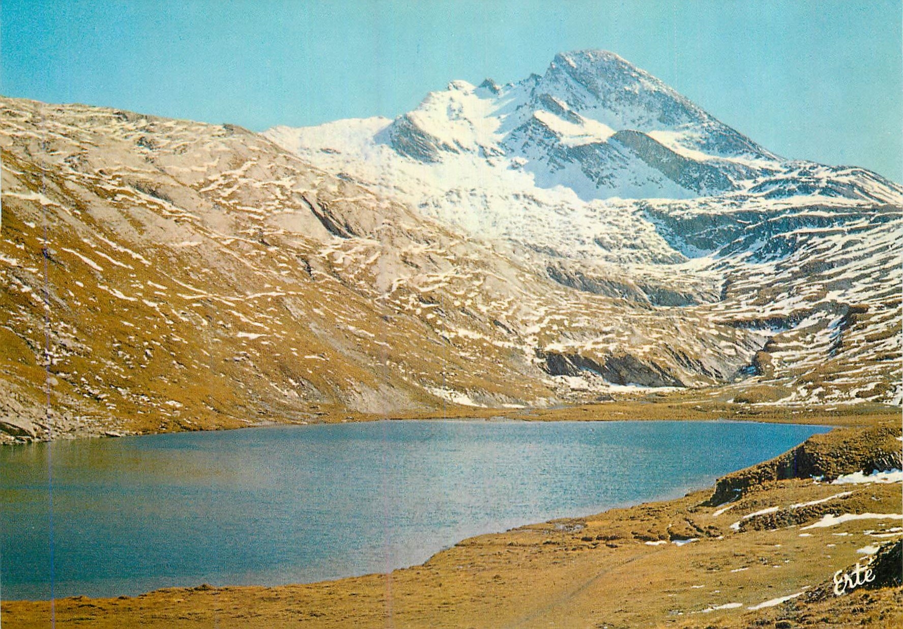 CPM Hautes Alpes Le Lac Foreant sur le sentier A l'extreme droite le Col Vieux domine par le Pain de Sucre Reflets de Fr