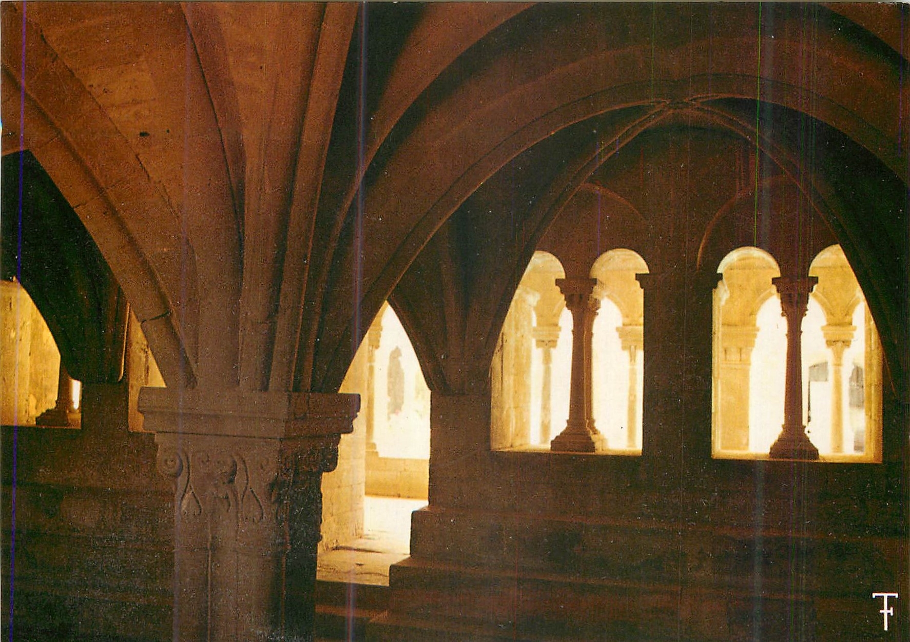 Abbaye cistercienne de Sénanque — Salle capitulaire — Éditions de la Selle