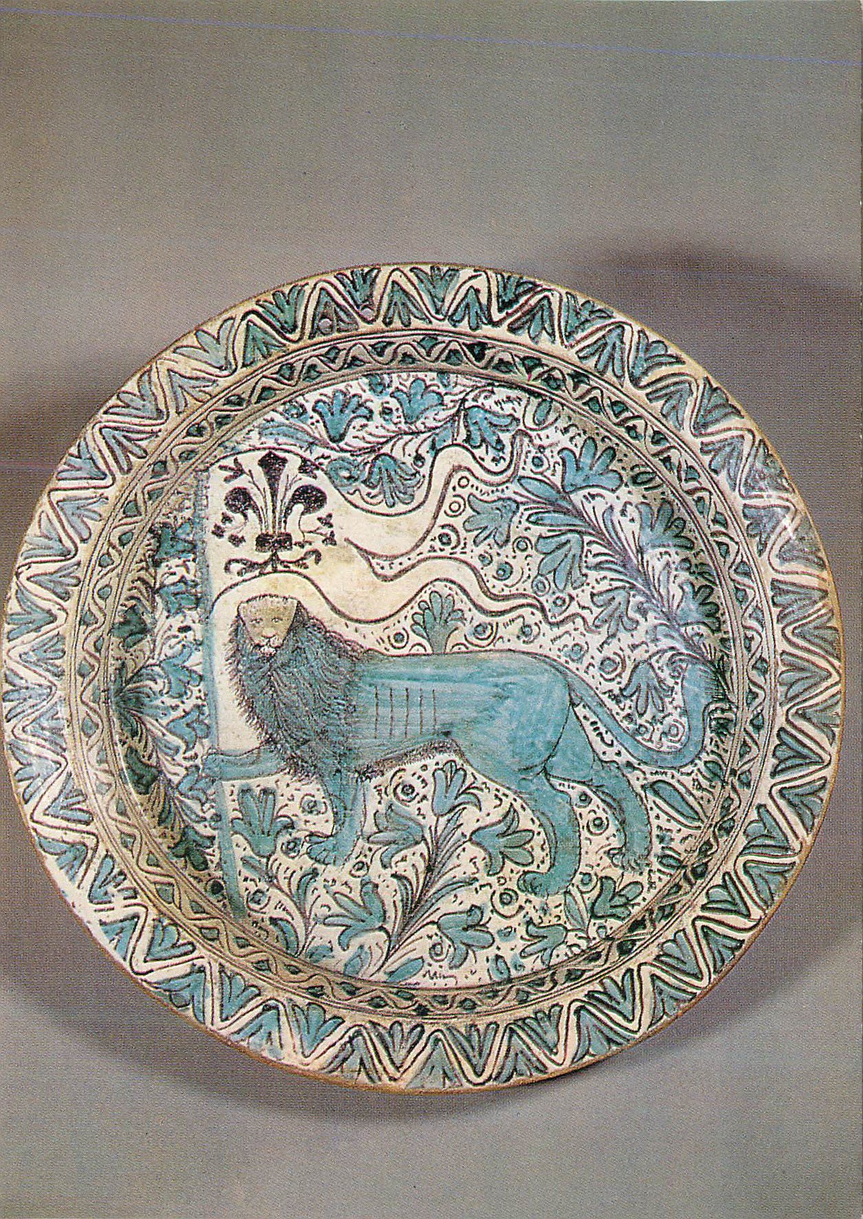 CPM Paris Musee du Louvre Departement des Objets d'Art Plat de majolique Florence XVe siecle