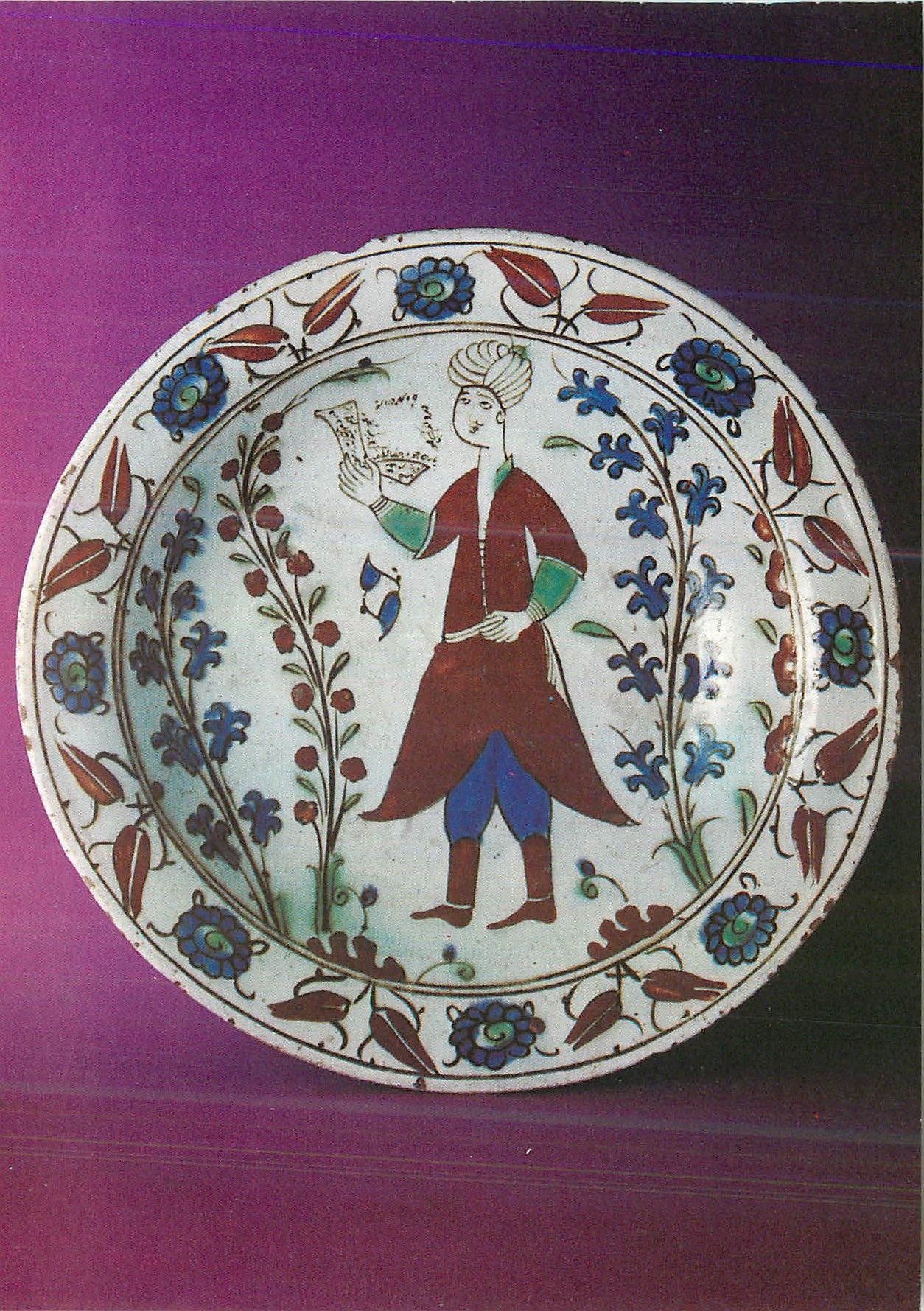 CPM Paris Musee des Arts Decoratifs Plat au jeune homme a le lettre Turquie deuxieme moitie du XVI siecle Ceramique emai