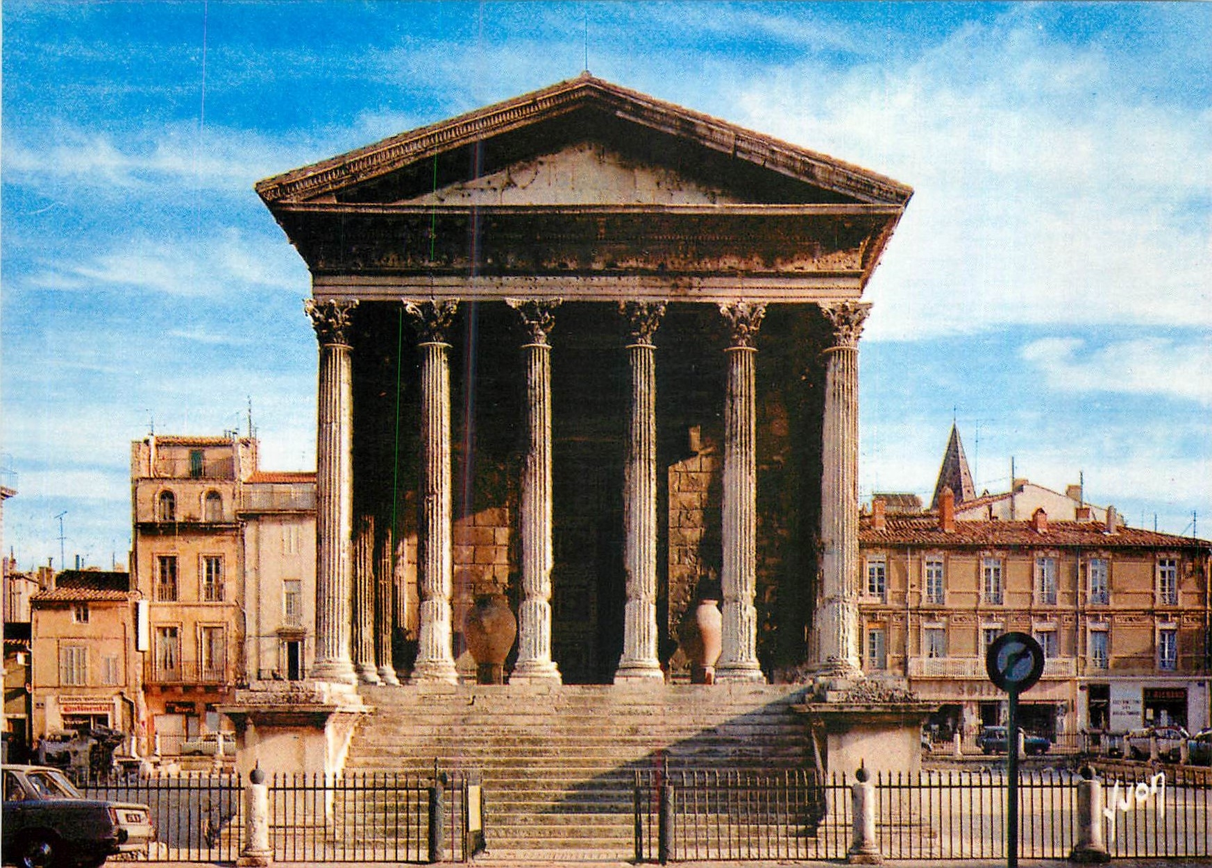 Nîmes - Maison Carrée - Temple Romain — éditeur Yvon, n° 12/168