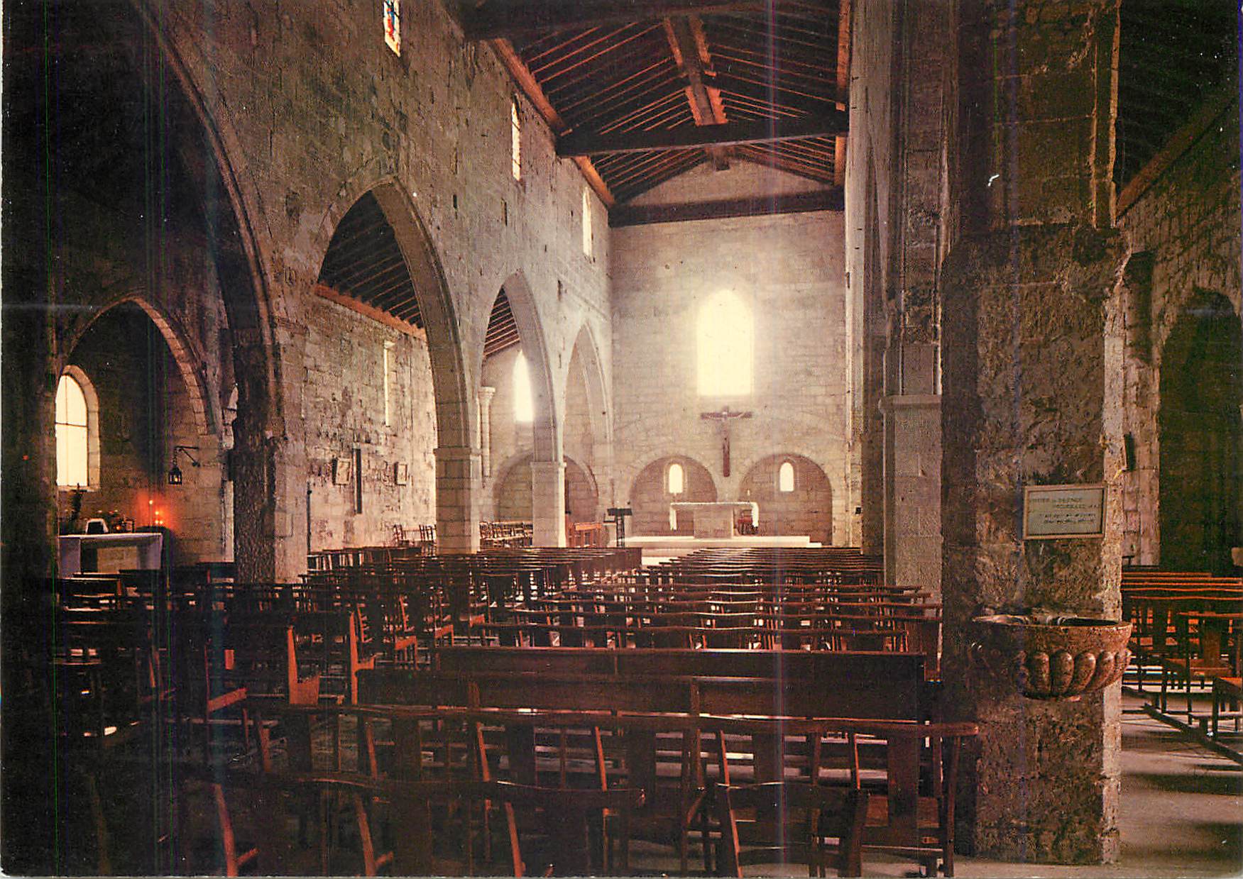 Interno della chiesa di Notre-Dame-des-Sablons — Aigues-Mortes (Gard) — Edizioni SL
