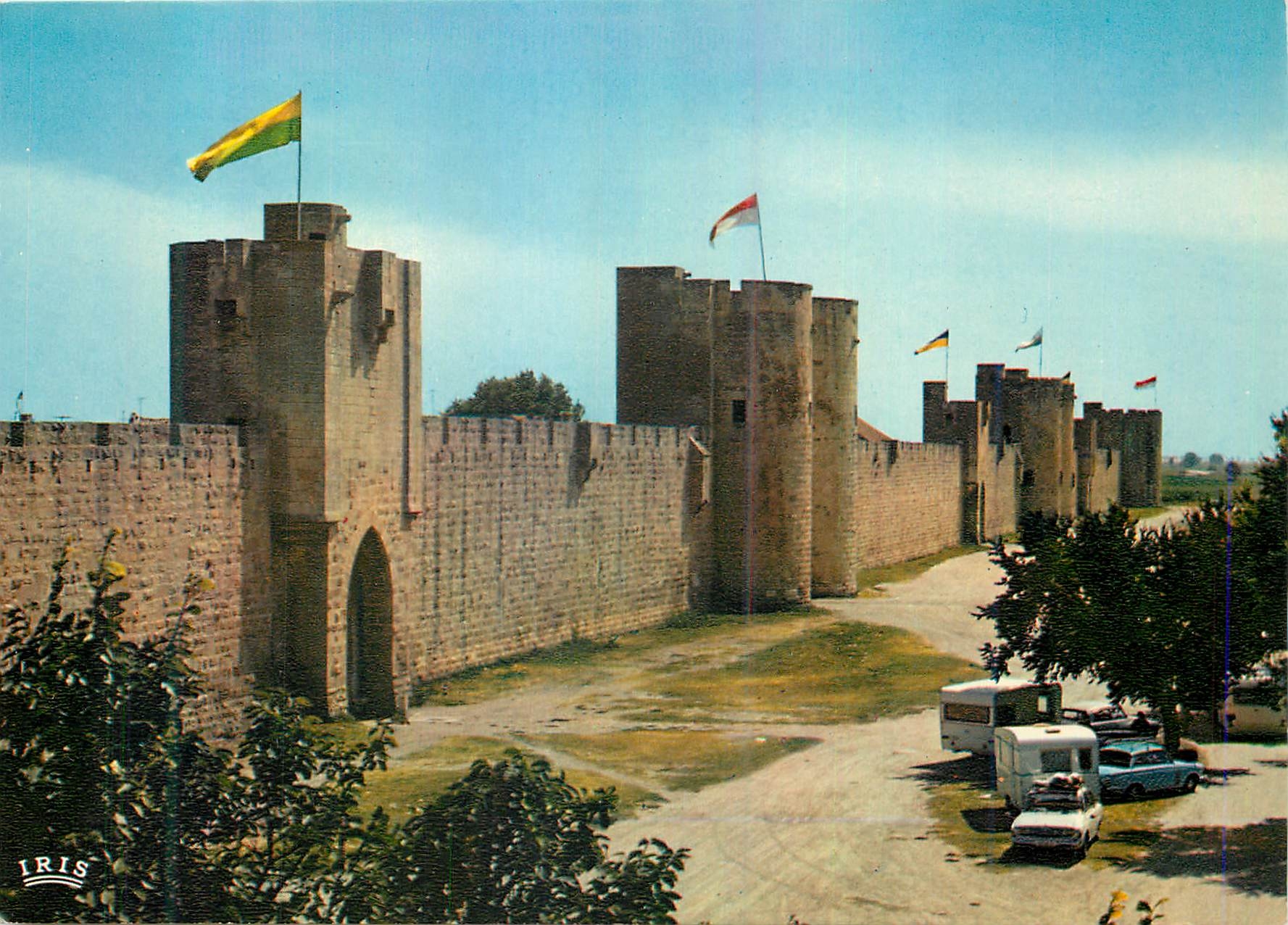 Aigues-Mortes — Les Remparts — IRIS