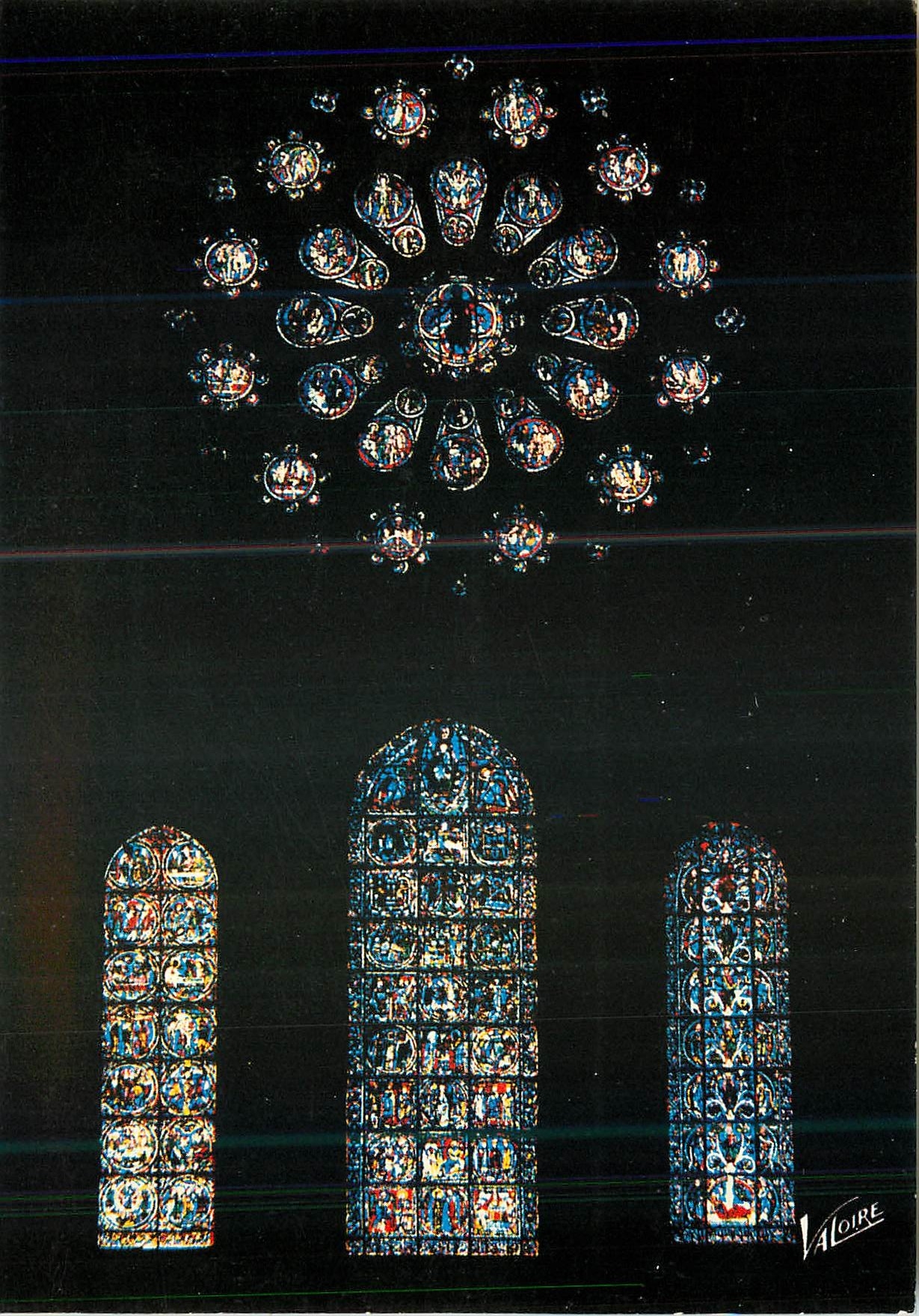 CPM Eure et Loir Les Merveilles de Chartres La cathedrale (XIIe siecle) la rose ouest (XIIIe siecle) et les vitraux (XII