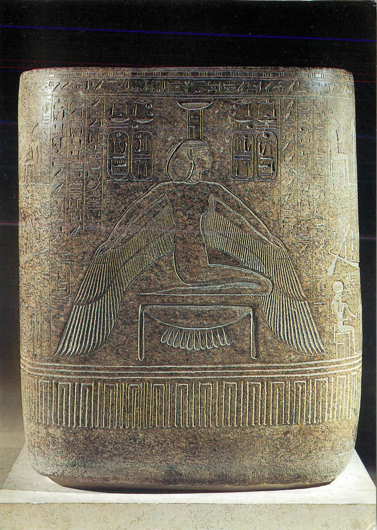 CPM Paris Musee du Louvre Departement des Antiquites Egyptiennes La deesse Nephthys prerophore agenouillee sur le hierog