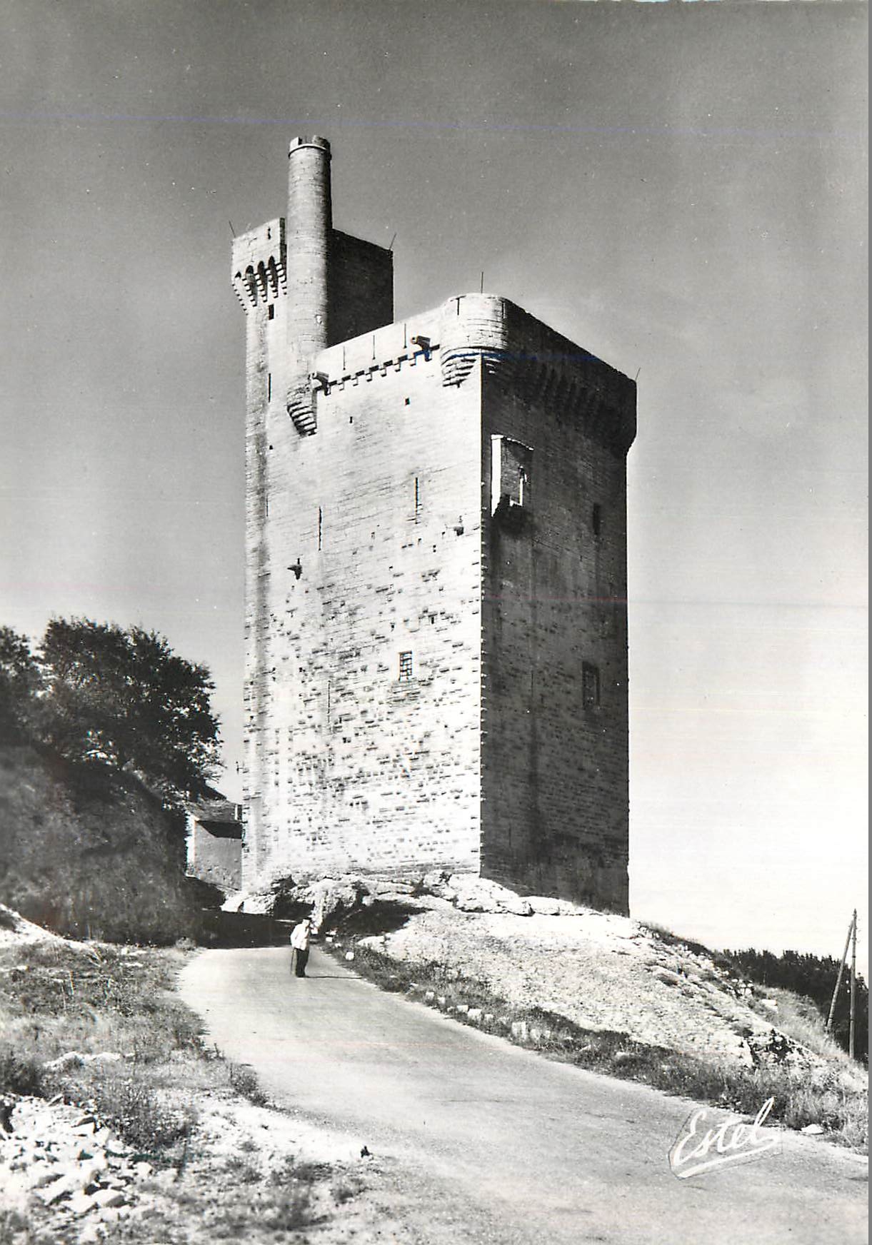 CPM Villeneuve les Avignon (Gard) La Tour Philippe le Bel (fin du XIIe s)