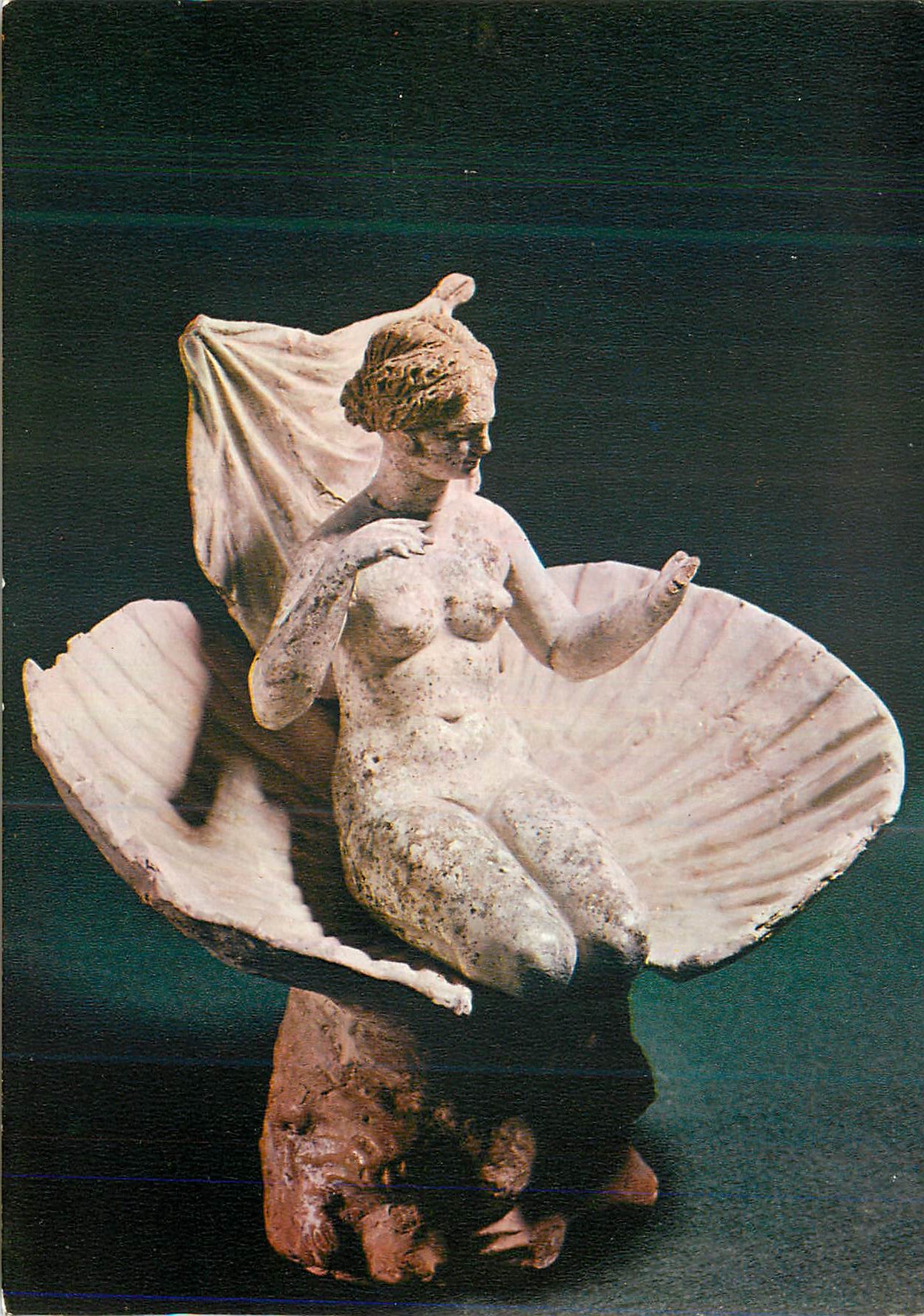CPM Paris Musee du Louvre Departement des Antiquites Greques et Romaines Aphrodite a la coquille Corinthe IIIe siecle av