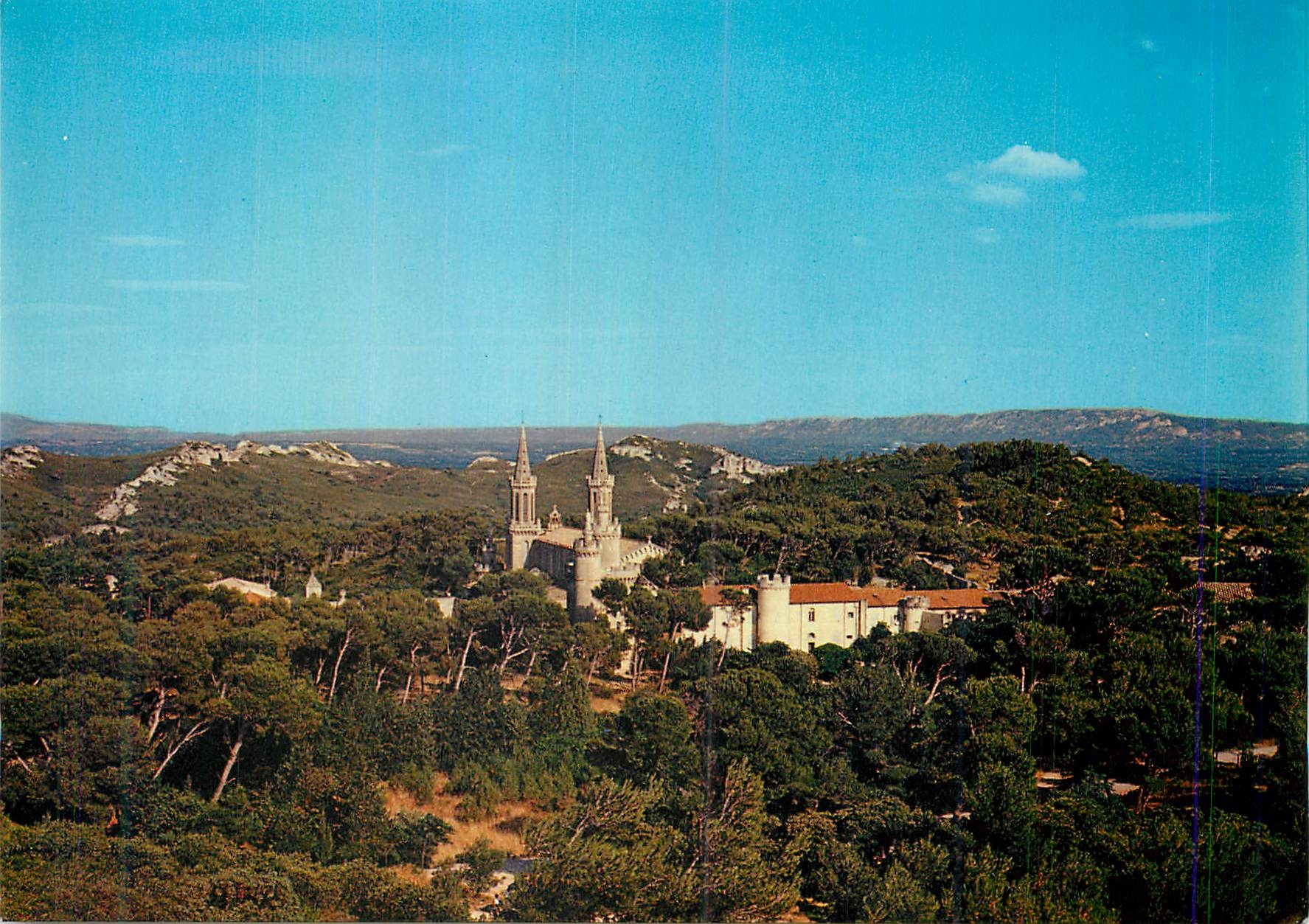Abbaye Saint-Michel de Frigolet — Au cœur de la montagnette — éditions de France