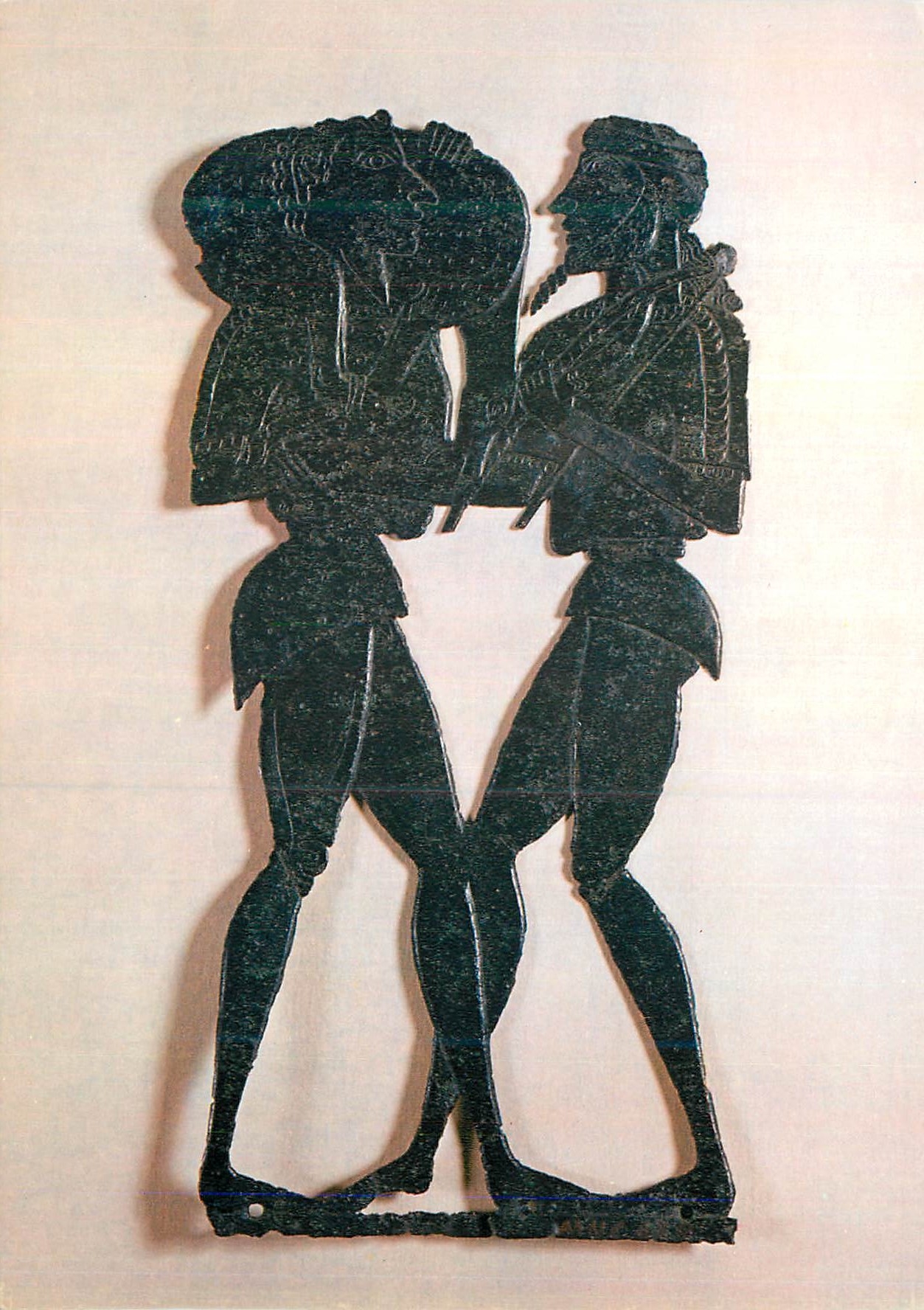 CPM Paris Musee du Louvre Departement des Antiquites Grecques et Romainse Plaque decoupee et gravee Deux chasseurs se fa
