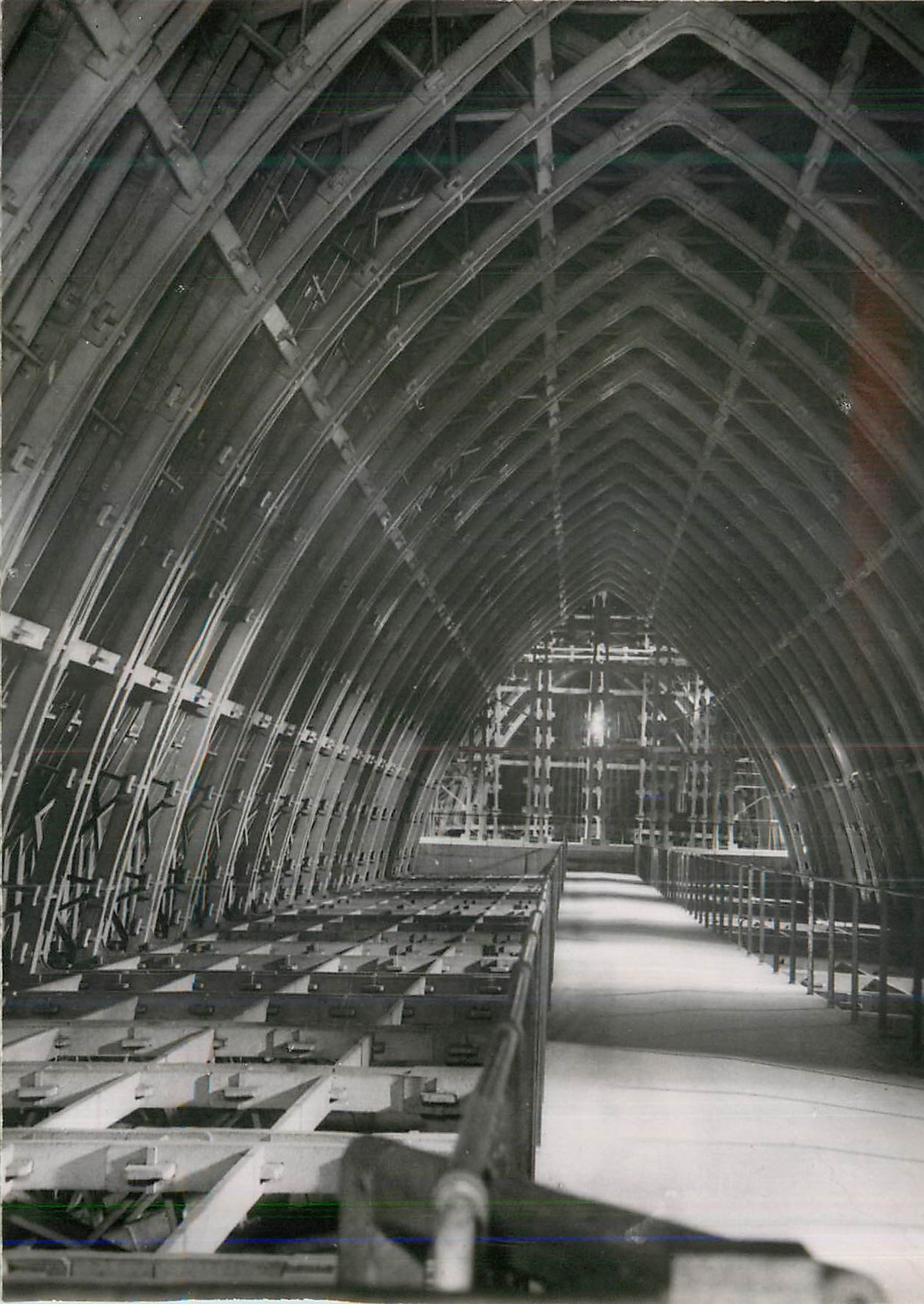 CPM Reims (Marne) Cathedrale Notre Dame (XIIIe s) Charpente en ciment arme (II Doneux architecte)