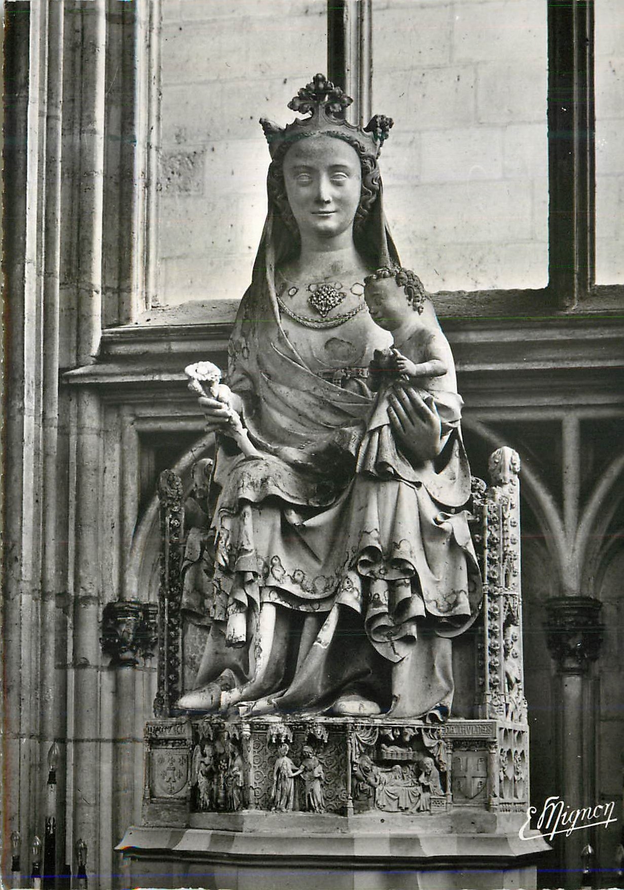 CPM Cathedrale de Sens (Yonne) Vierge de Manuel de Jaulnes (1334) Statue de l'Autel de la Vierge d'un type exceptionnel 