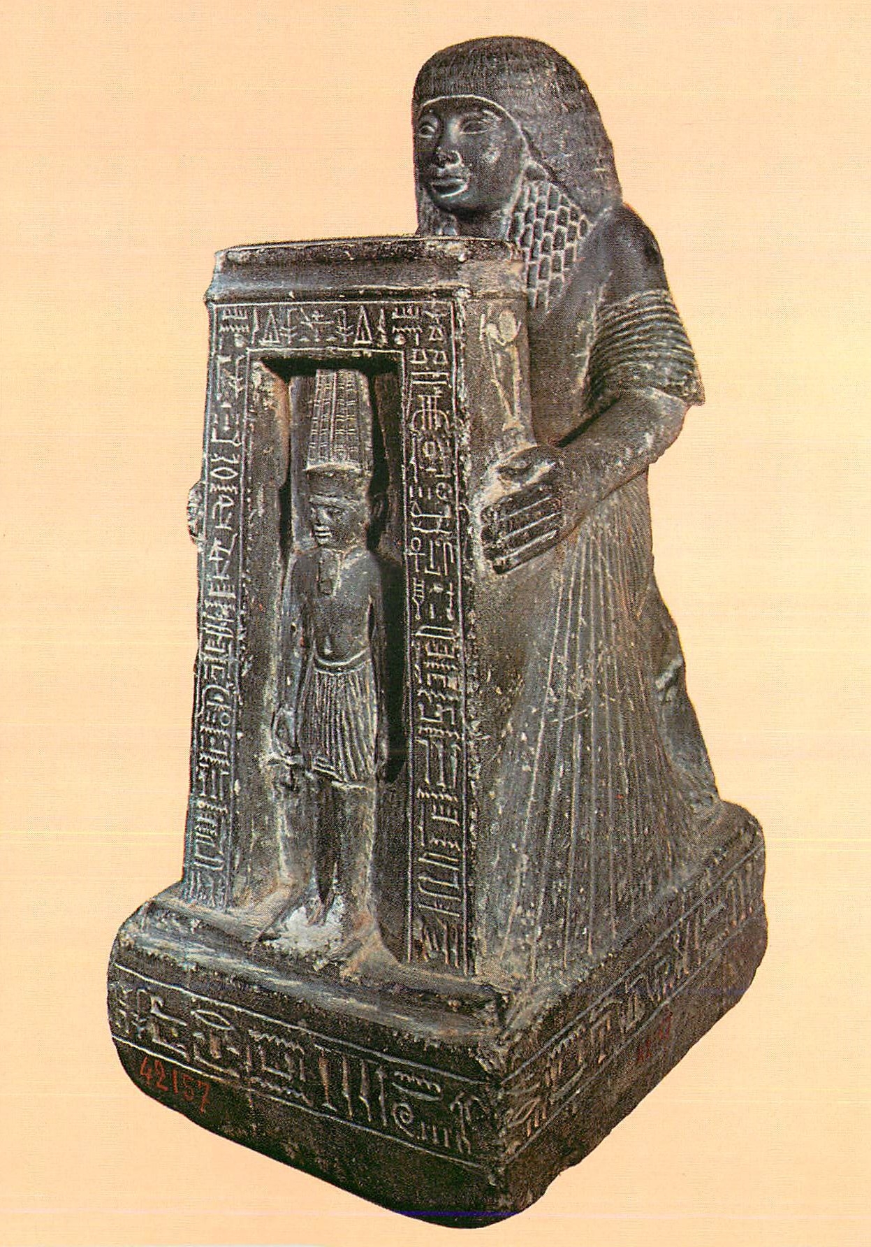 CPA Paris Grand Palais Exposition Ramses la Grand 7 mai 15 octobre 1976 Le prophete d'Amon Mahouhi presentant un naos co