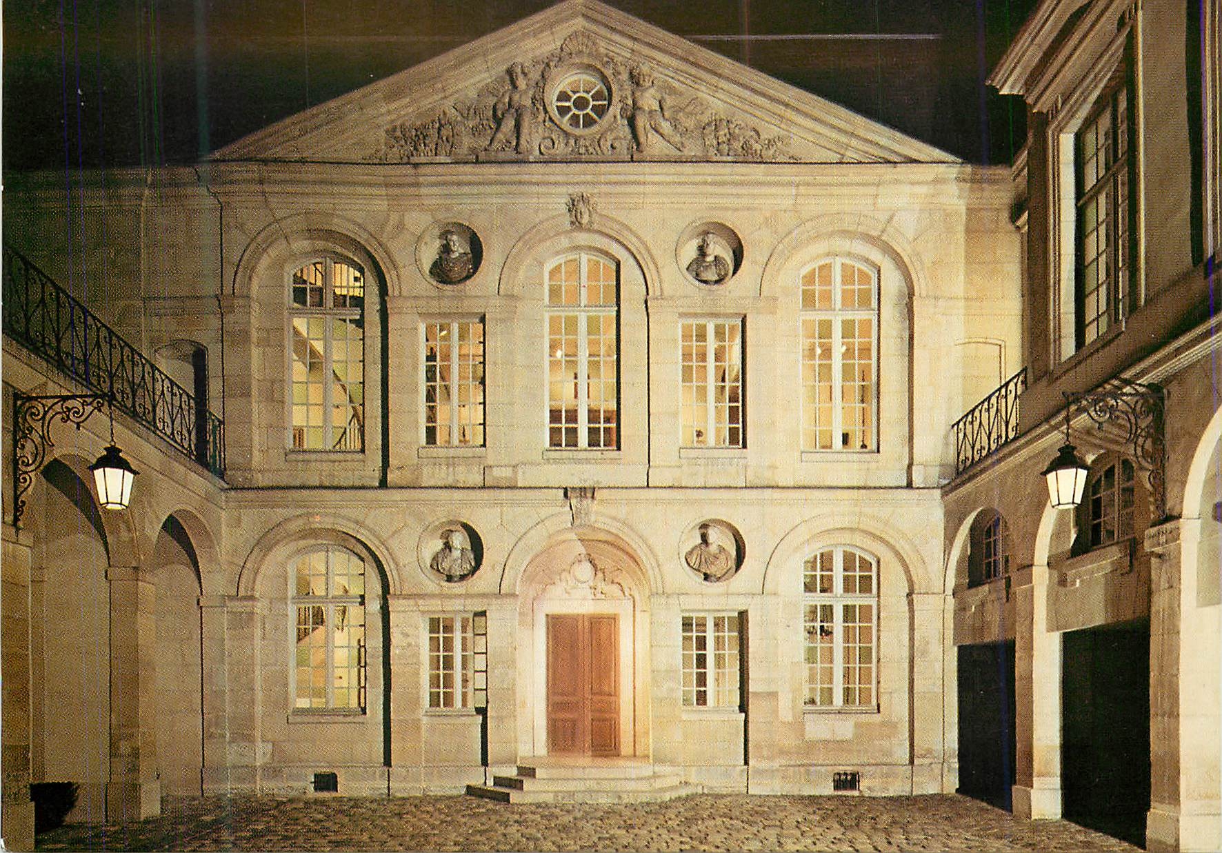 CPM Paris Musee Bricard (Musee de la Serrure) Facade de l'hotel Liberal Bruant (architecte des Invalides) XVIIe siecle