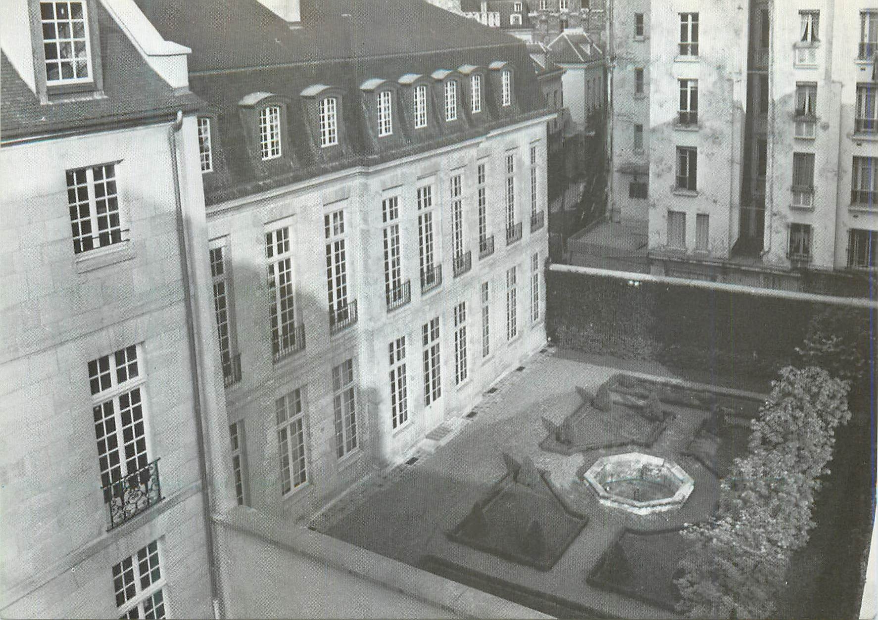 CPM Paris Musee Bricard (Musee de la Serrure) Hotel Liberal Bruant XVIIe siecle Facade sur jardin