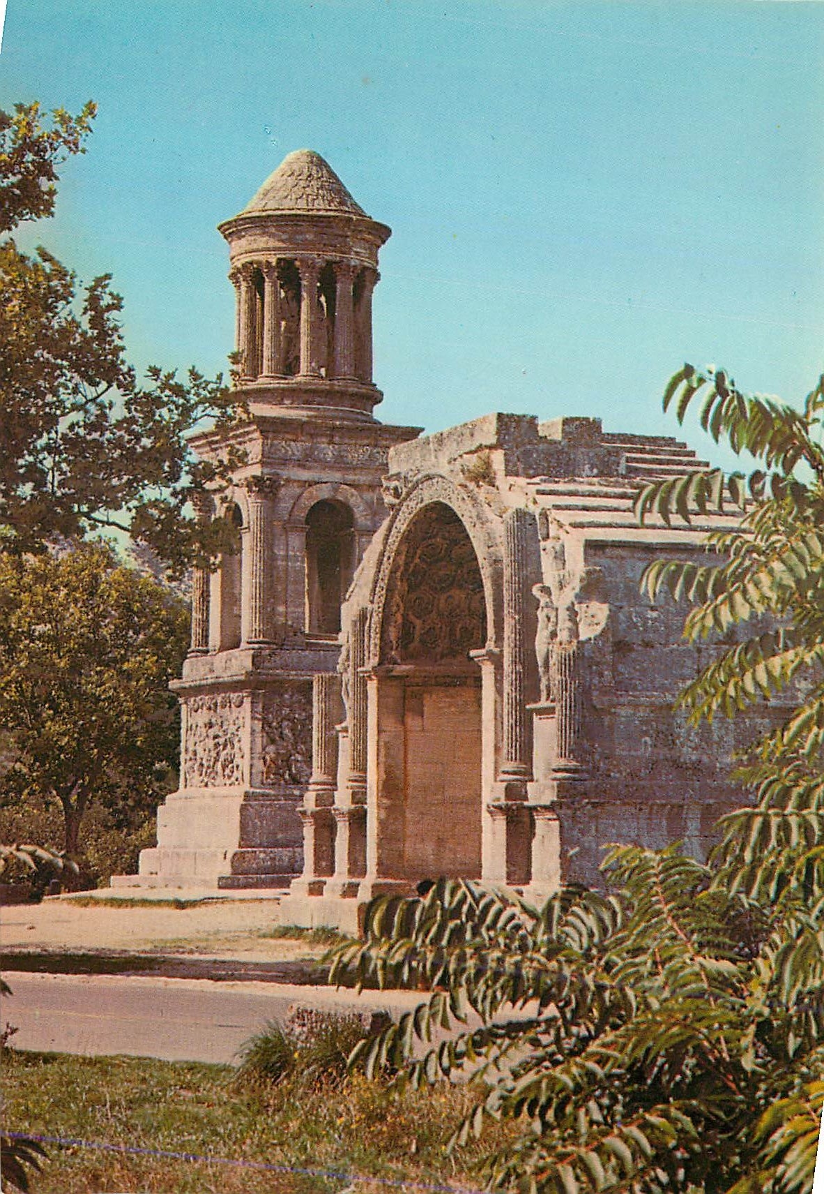 CPM Saint Remy de Provence (Bouches du Rhone) les Antiques