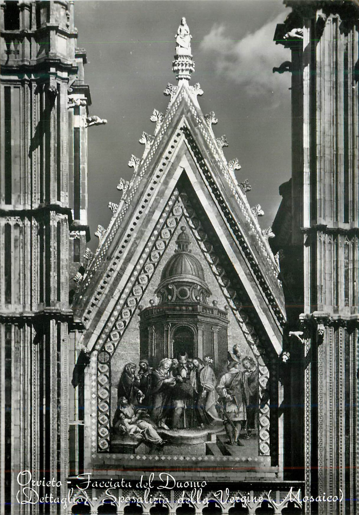 CPM Orvieto Facade de la Cathedrale (detail) Les Noces de la St Vierge (Mosaique)