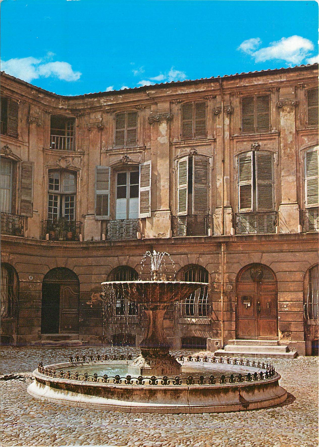 CPM Aix en Provence Fontaine et place d'Abertas La Cite du Roy Rene