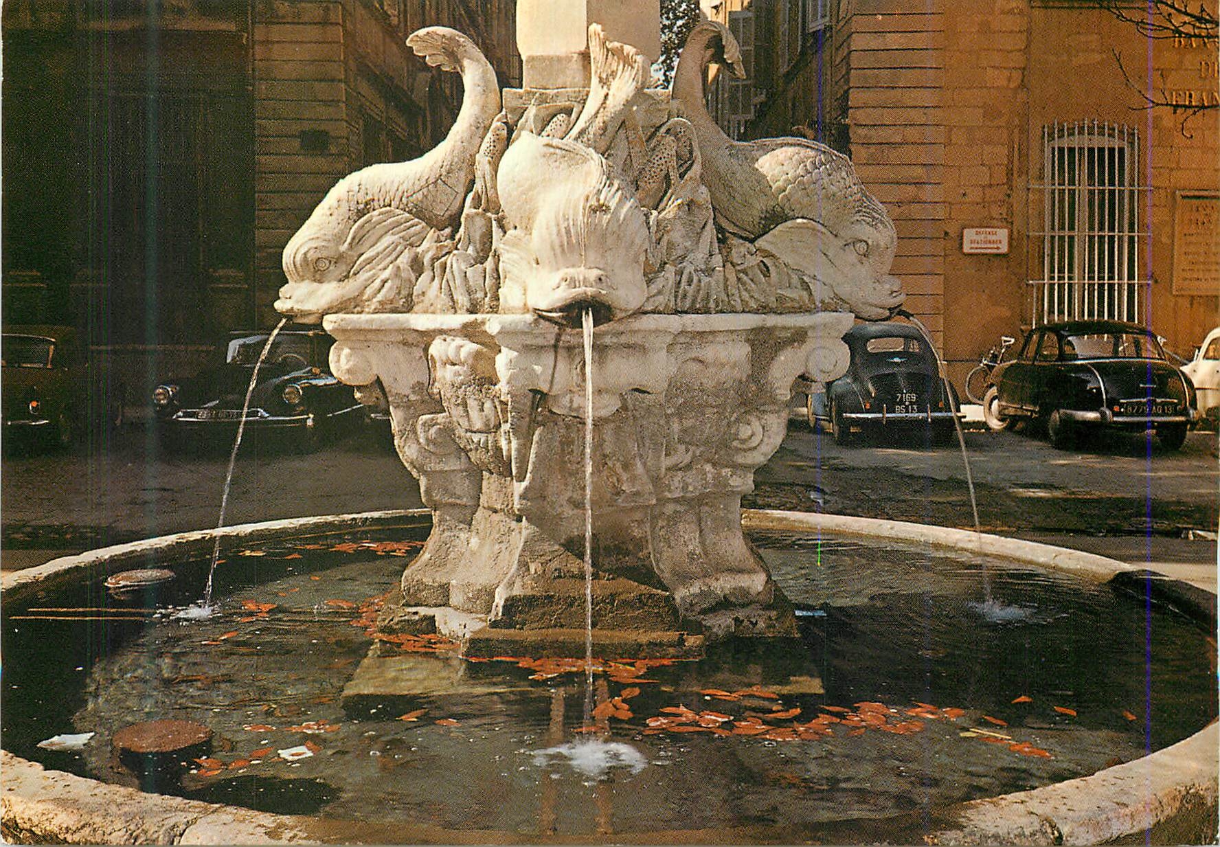CPM Aix en Provence La Cite du Roy Rene Fontaine des Quatre Dauphins