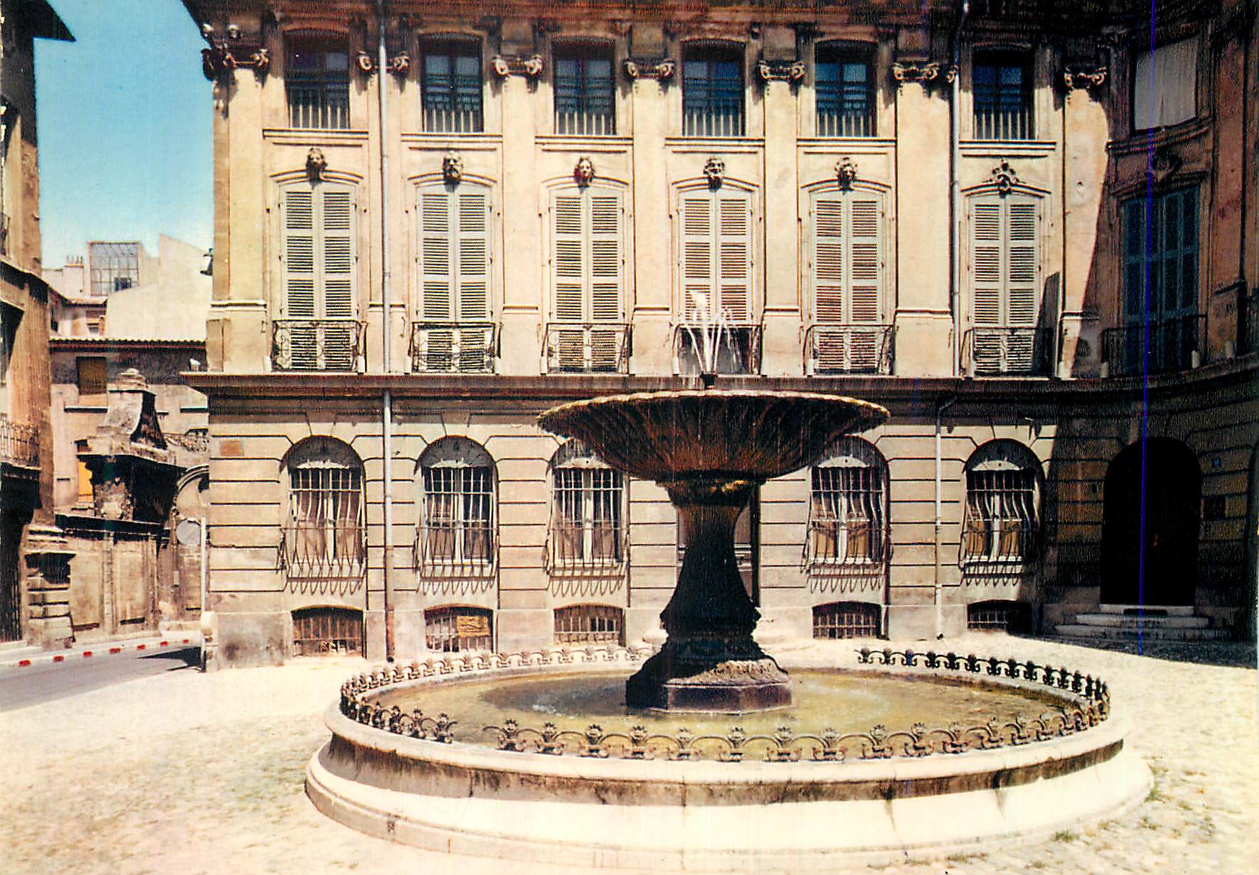 CPM Aix en Provence (B du R) La Cite du Roy Rene La Fontaine d'Albertas