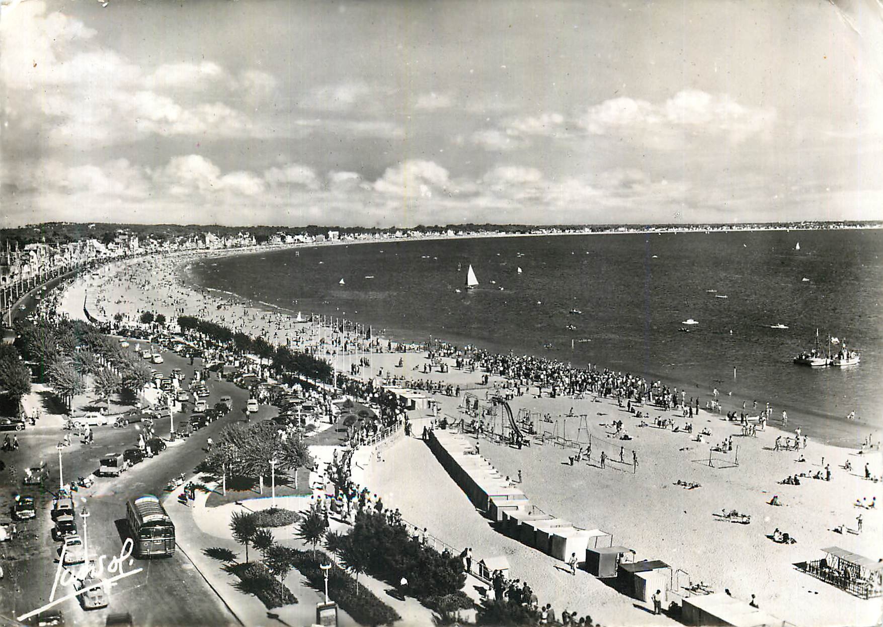 CPM La Cote d'Amour La baule (L Inf) Esplanade du Casino
