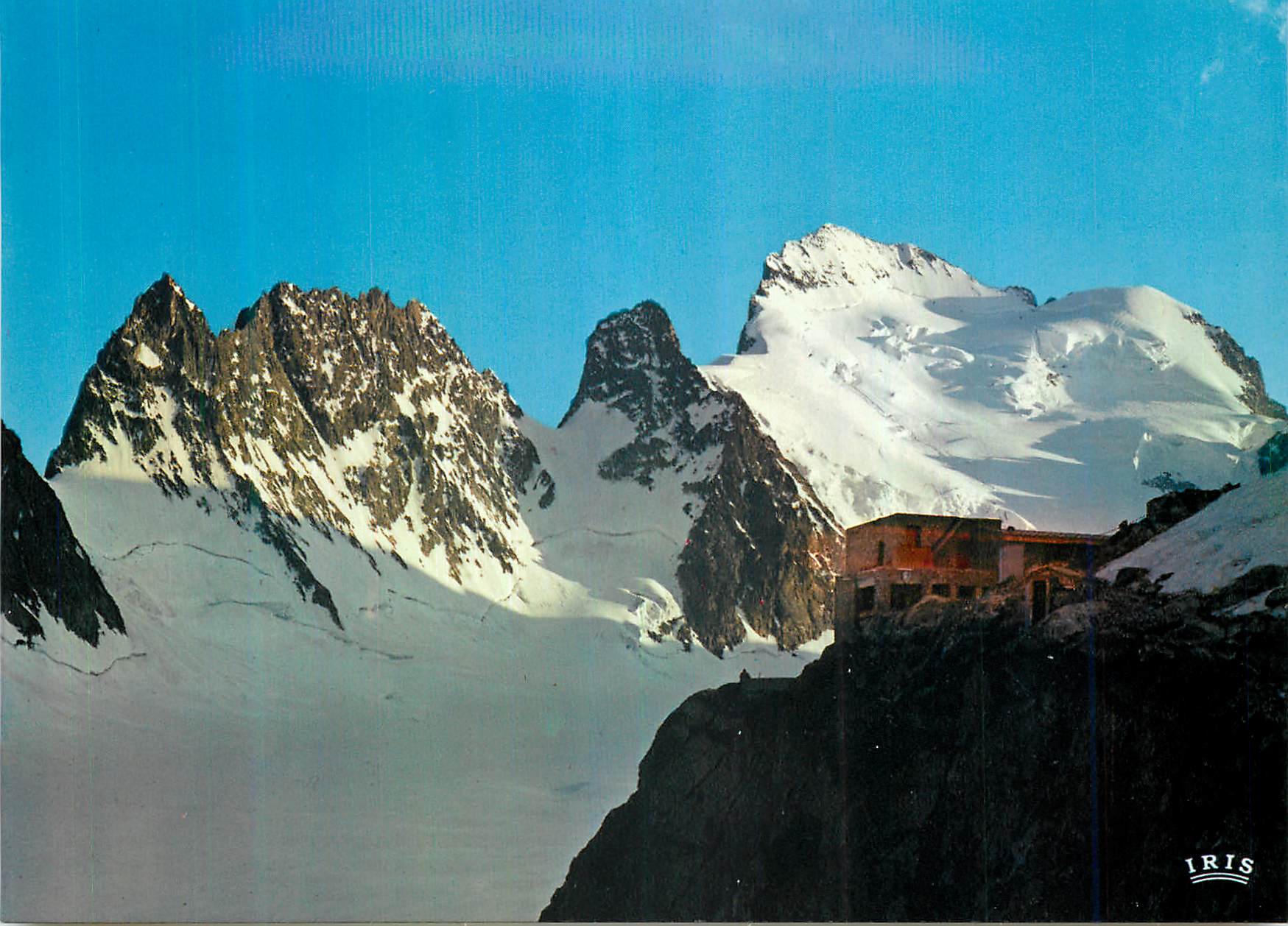 CPM Dans les Hautes Alpes Le refuge des Ecrins