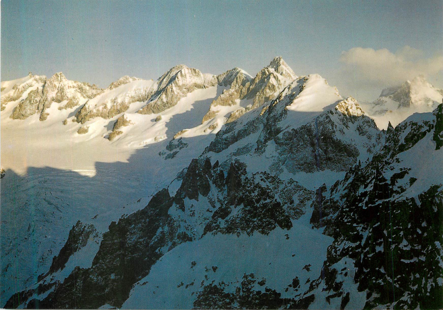 Massif de l'Oisans — Neiges-Cordier (3613 m.) — L'Arête des Cinéastes vue du Glacier Blanc — Éditions F. Francou
