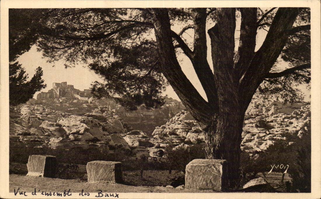 Vue d'ensemble des Baux — Paysages et Pierres de Provence — Édition d'Art YVON, Paris