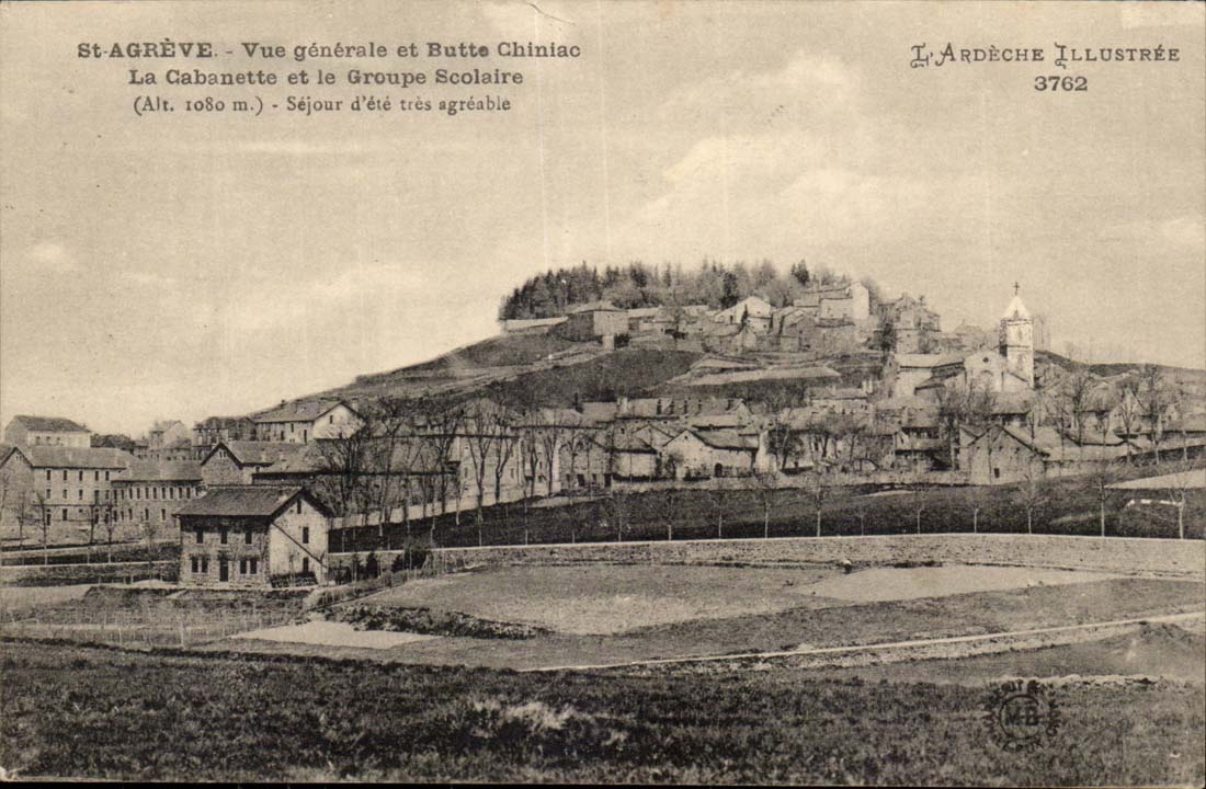 St-Agrève - Vue générale et Butte Chiniac - La Cabanette et le Groupe Scolaire (Alt. 1080 m.) - Séjour d'été très agréable - L'Ardeche Illustrée 3762