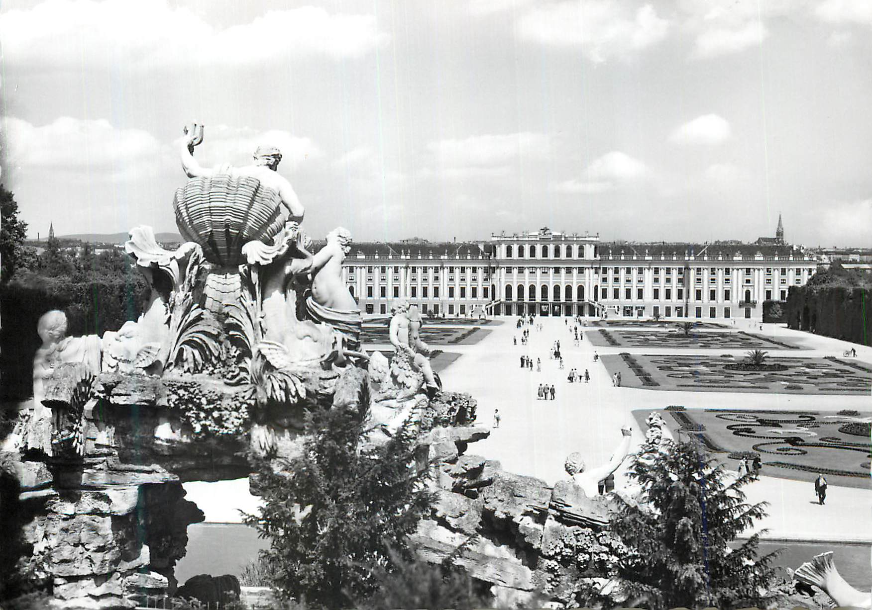 CPM Vienne Chateau de Schonbrunn et Parterre