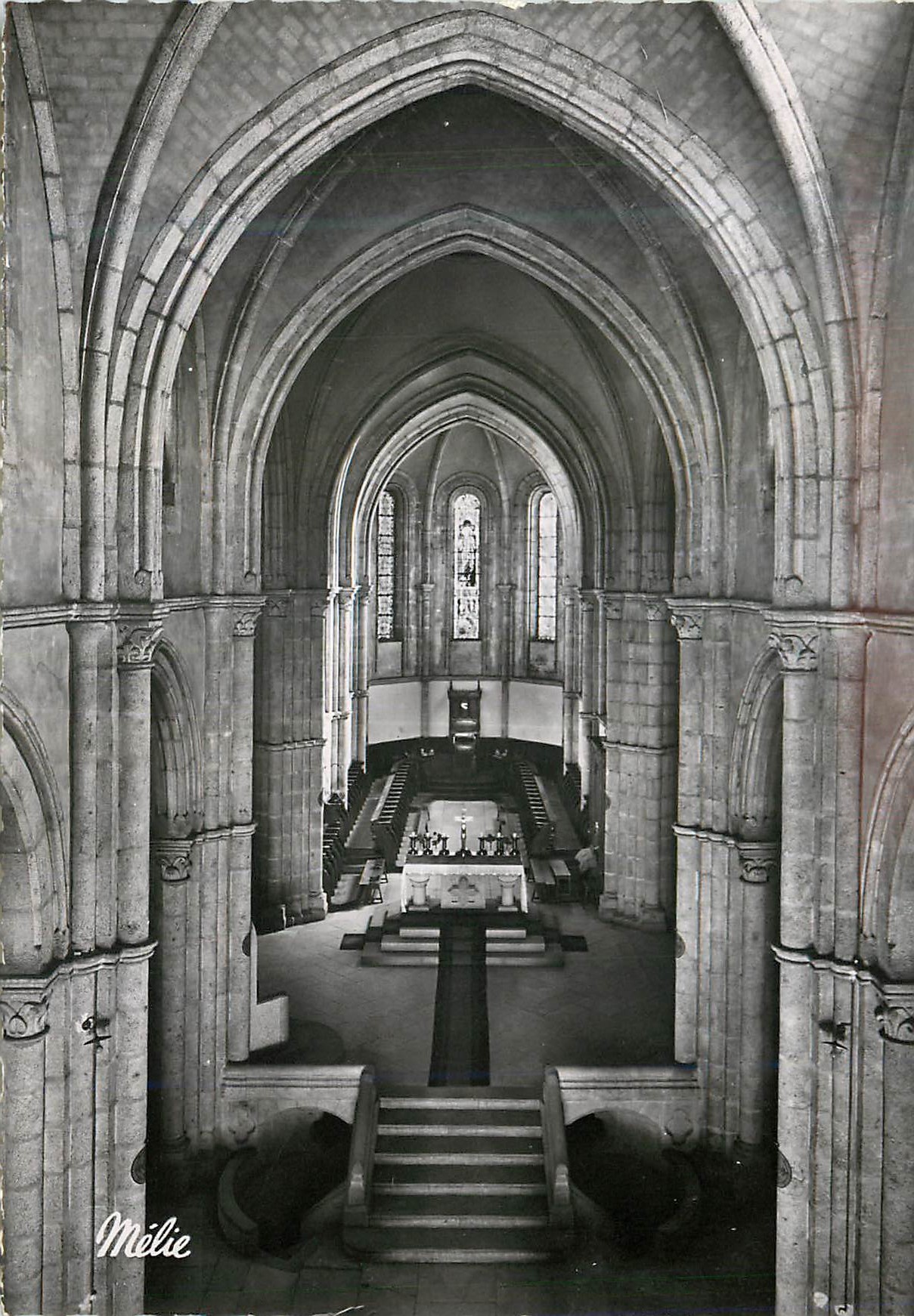 CPM Abbaye Sainte Marie de la Pierre que Vire (Yonne) L'Interieur de l'Eglise