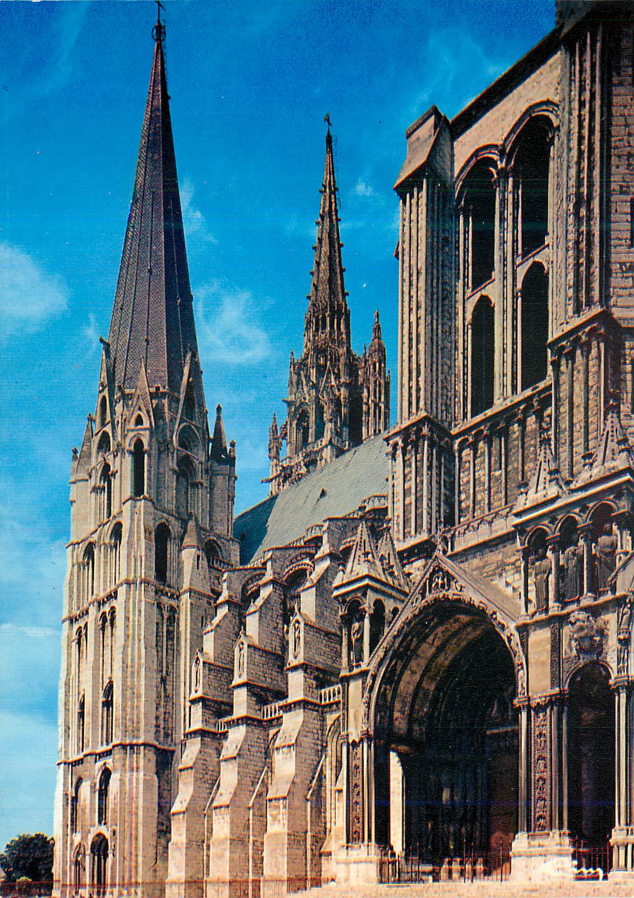 Cathédrale Notre-Dame de Reims — vue de la façade et des flèches — éditeur non visible