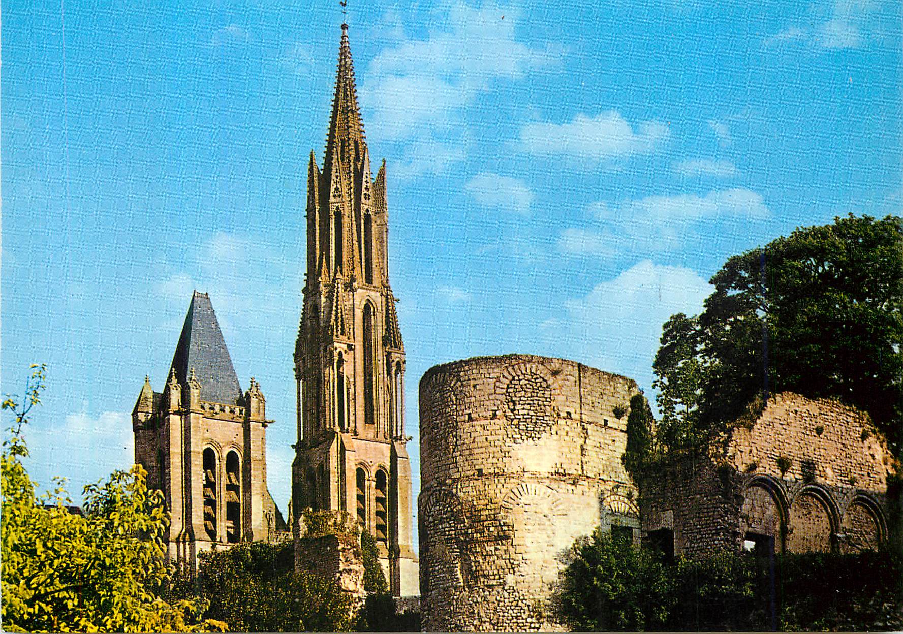 Abbaye de Saint-Évroult — ruines et clocher — éditeur non visible