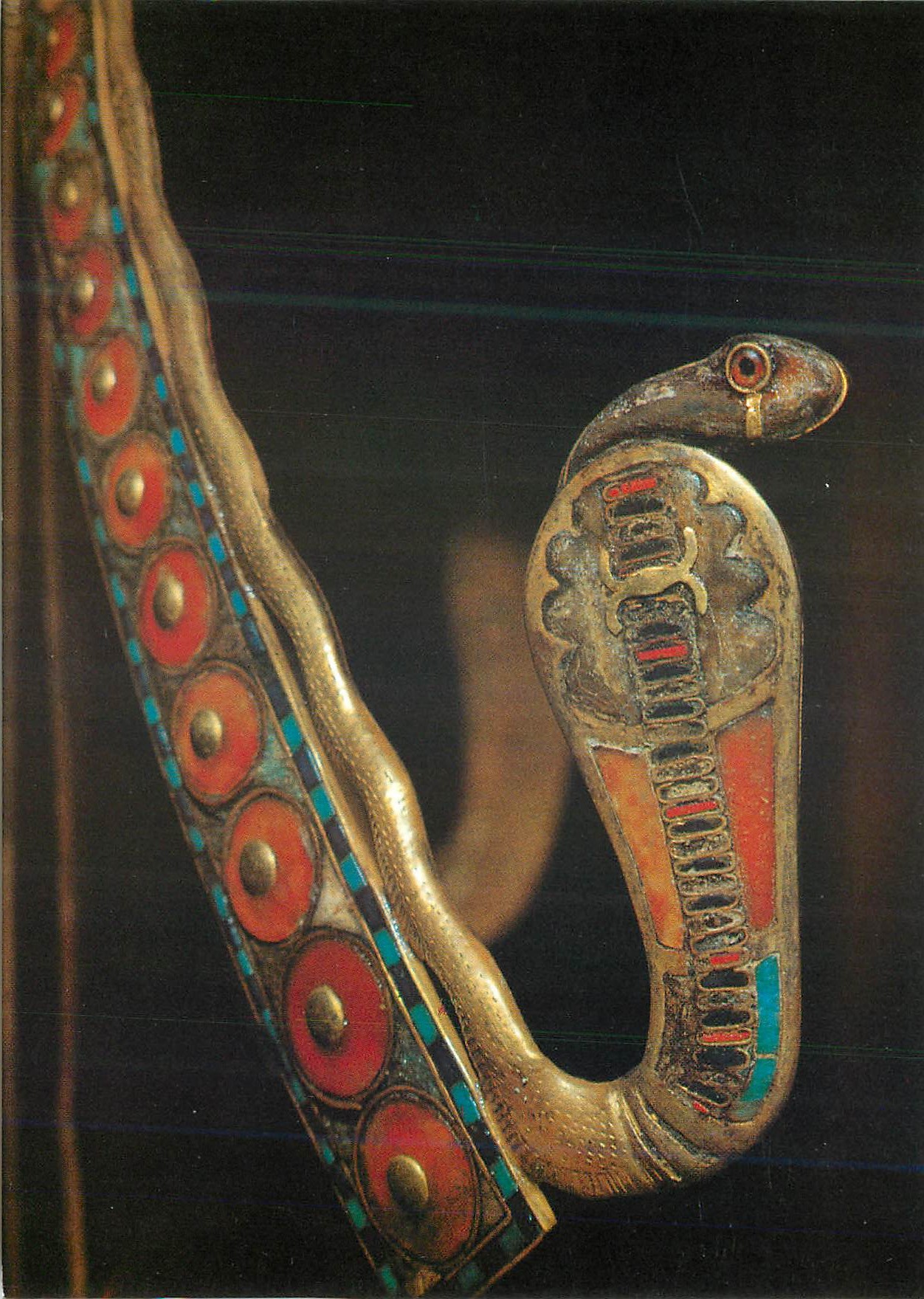 Serpent en or et émaux — détail d'art égyptien — éditeur non visible