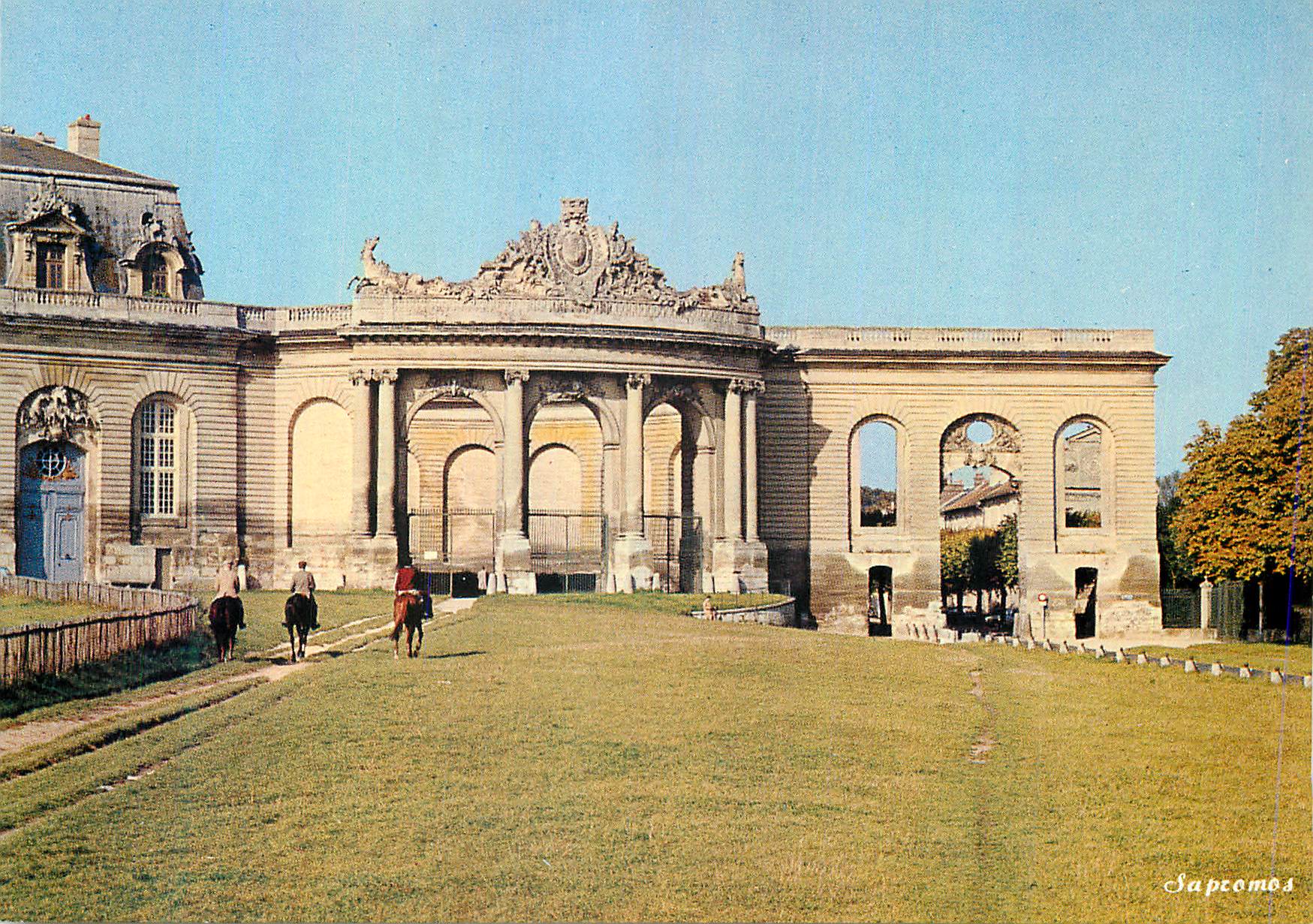 Château de Vincennes — Portail des Écuries — Sapromos