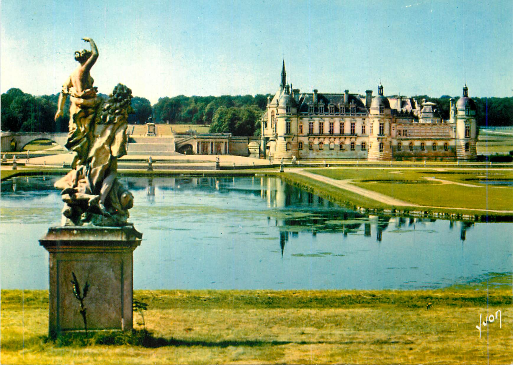CPM Chateau de Chantilly (Oise) Couleurs et Lumiere de France Vu du Vertugadin