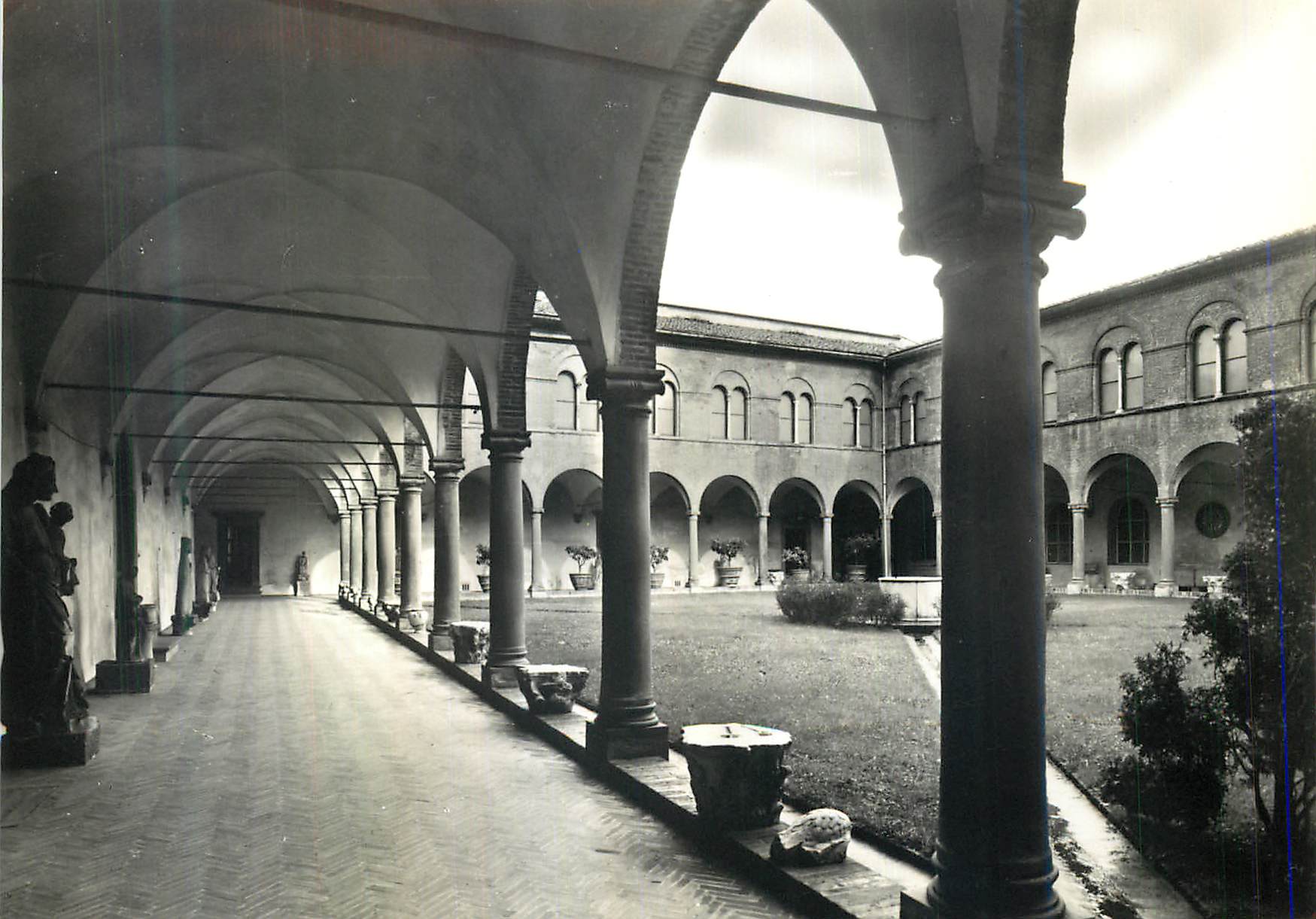 CPM Pisa Museo Nazionale di S Matteo Chiostro