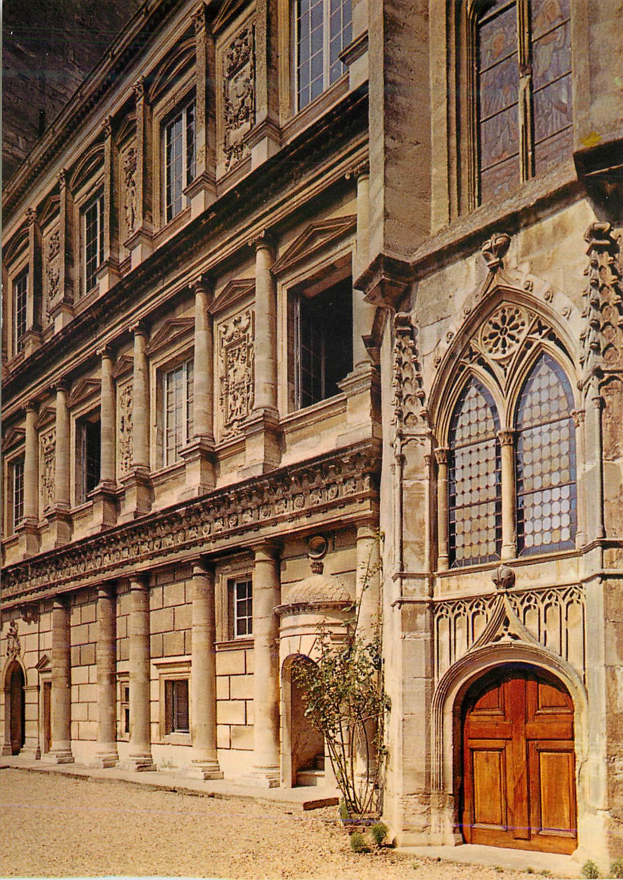 CPM Uzes (Gard) 1er Duche de France Residence des Ducs d'Uzes depuis plus de 10 Siecles