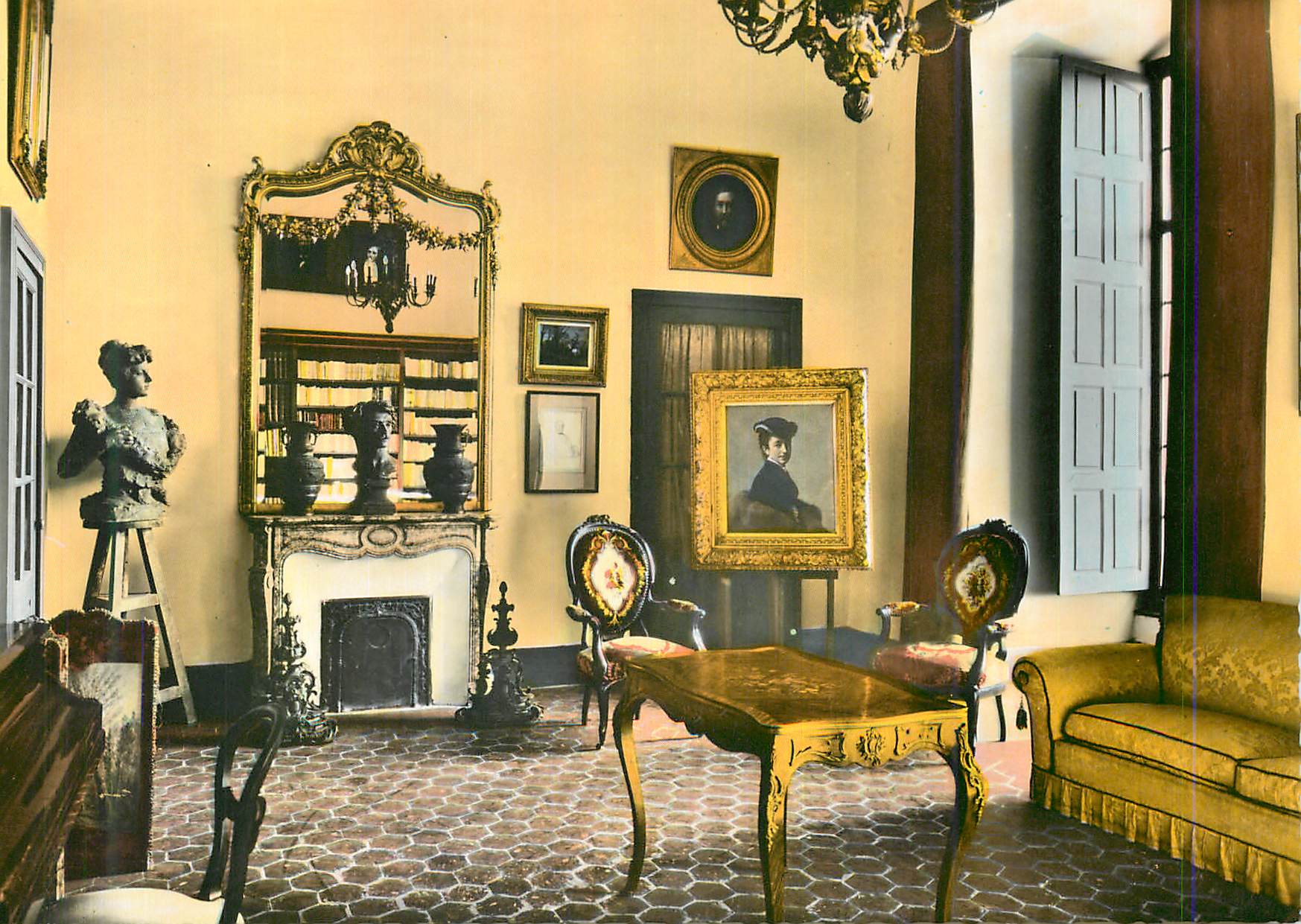 CPM Uzes (Gard) Duche de France Interieur du Chateau Ducal La bibliotheque