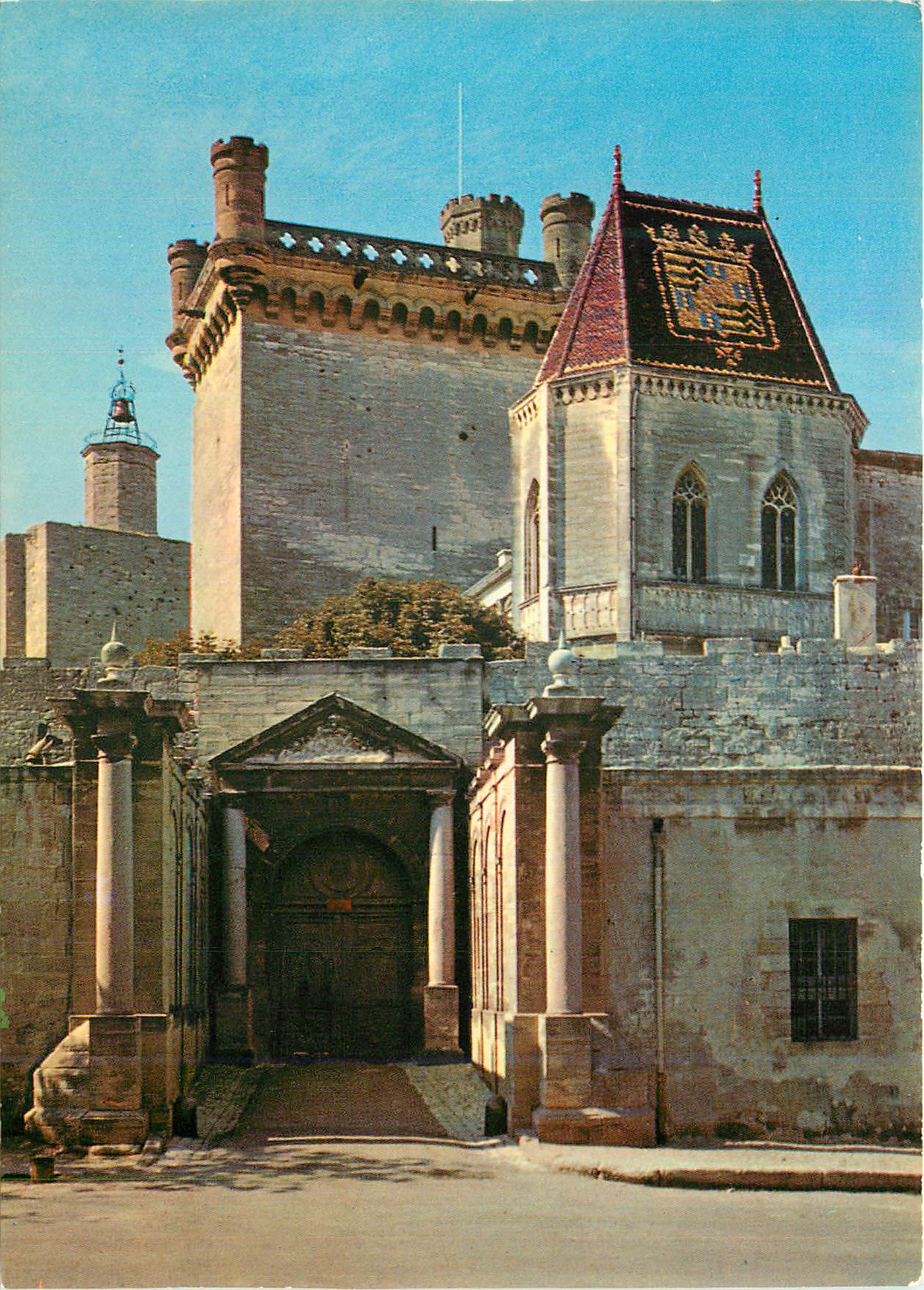 CPM Uzes 1er Duche de France (Gard) Residence de la Maison d'Uzes Depuis plus de 10 Siecles