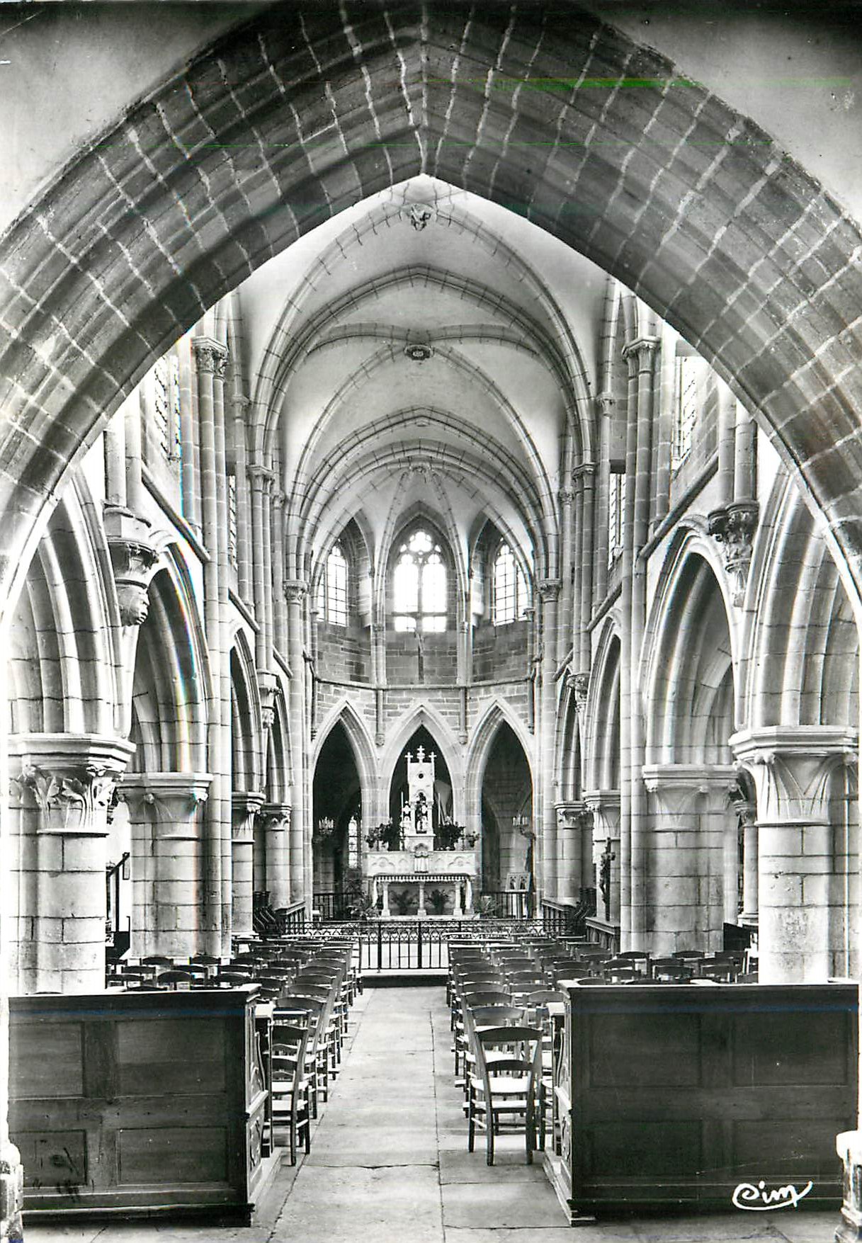 CPM St Pere sous Vezelay (Yonne) la Nef de l'Eglise (XIIIe s)