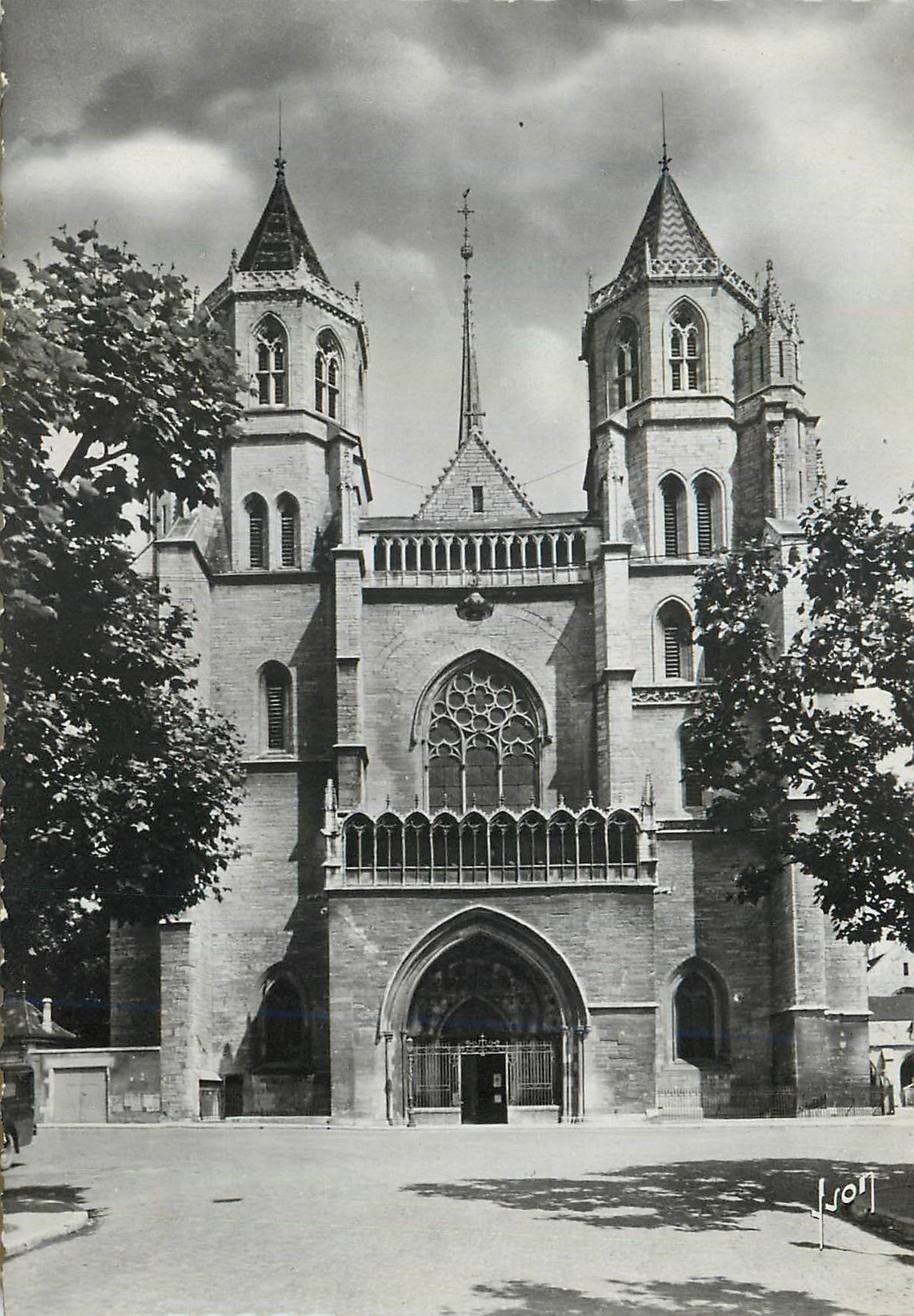 CPM Dijon (Cote d'Or) Eglise Saint Benigne