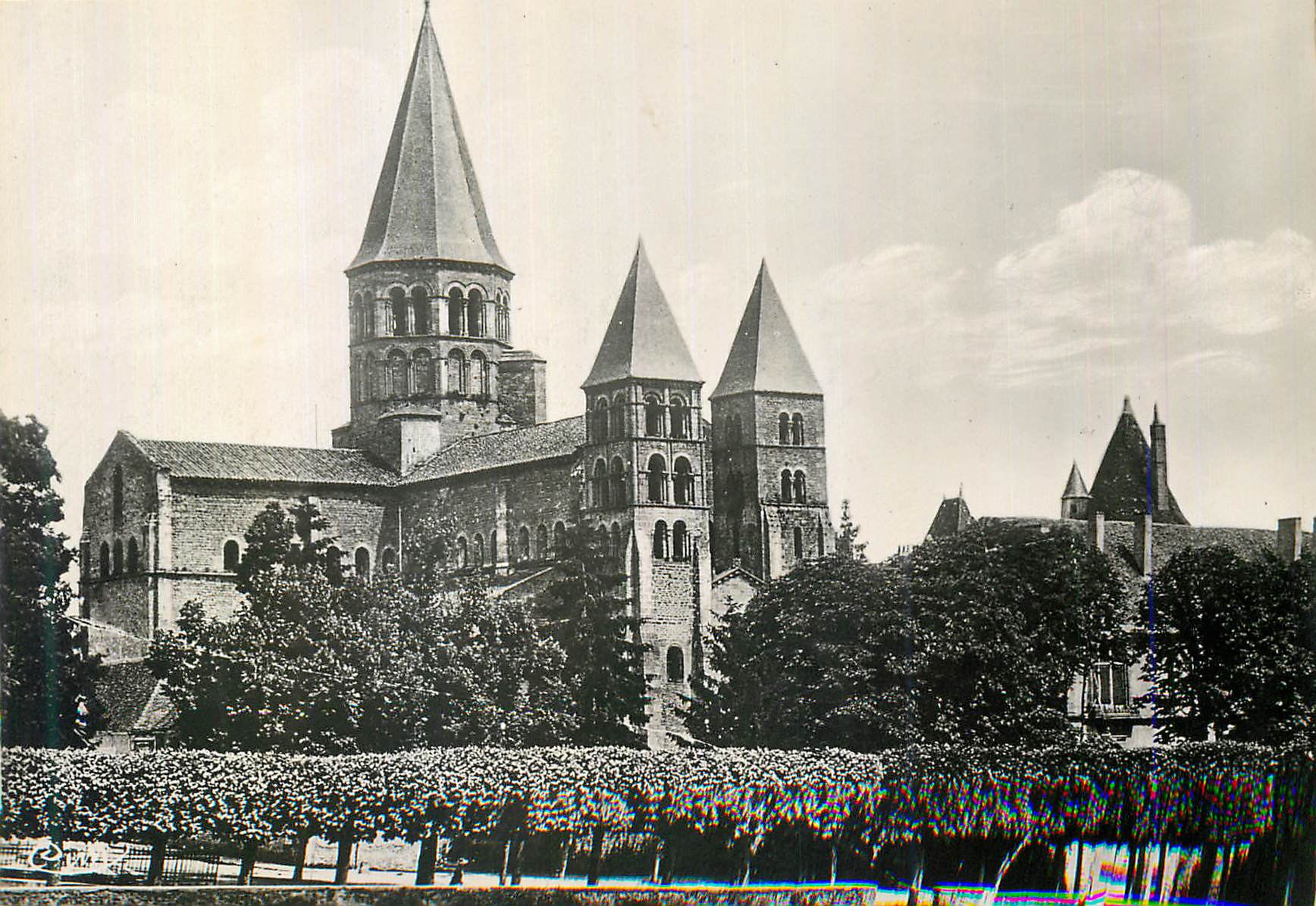 Abbaye de Saint-Évroult — vue générale — éditeur non identifié