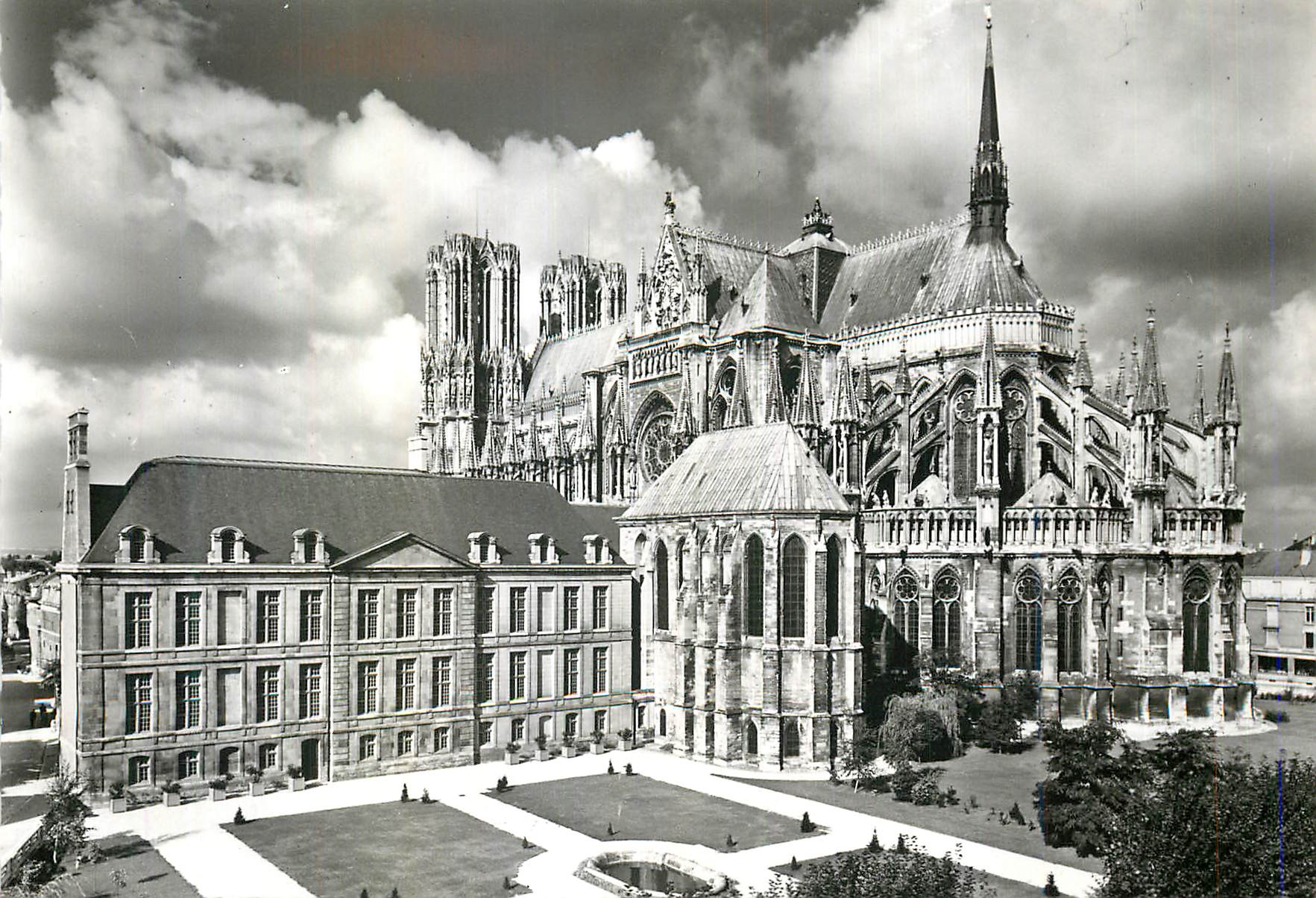 CPM Reims (Marne) Abside de la Cathedrale