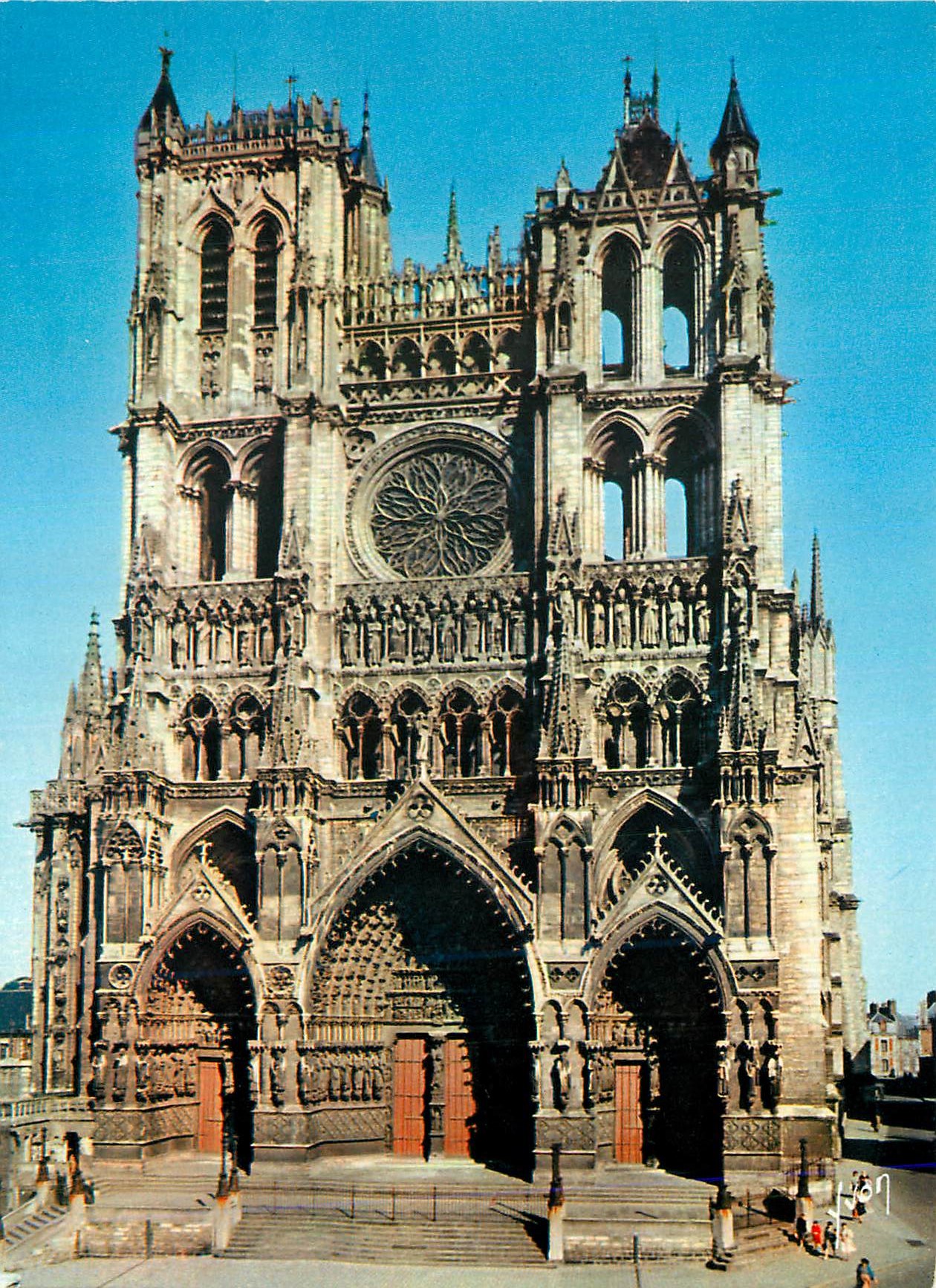 CPM Amiens (Somme) Couleurs et Lumiere de France la Cathedrale (XIIIe Siecle)