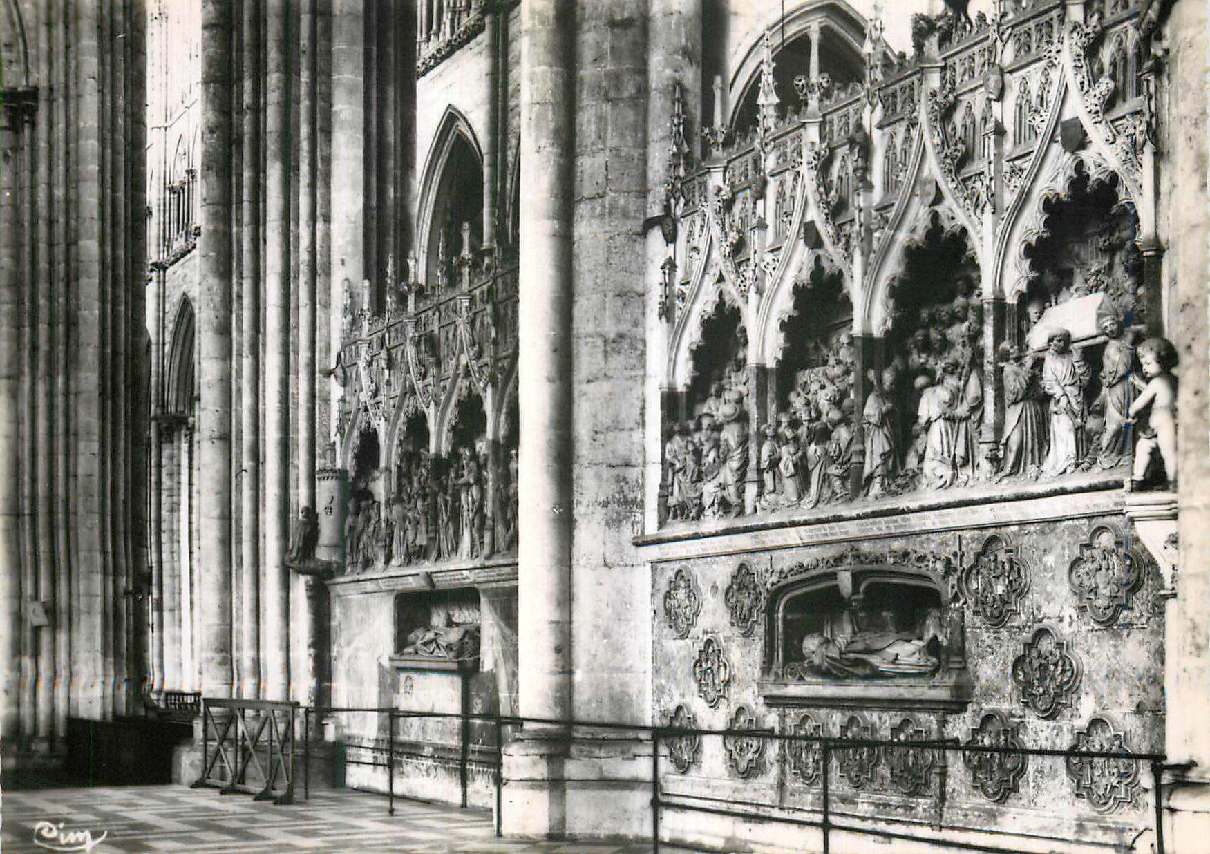 CPM Amiens (Somme) Transept Sud et Cloture des Choeurs