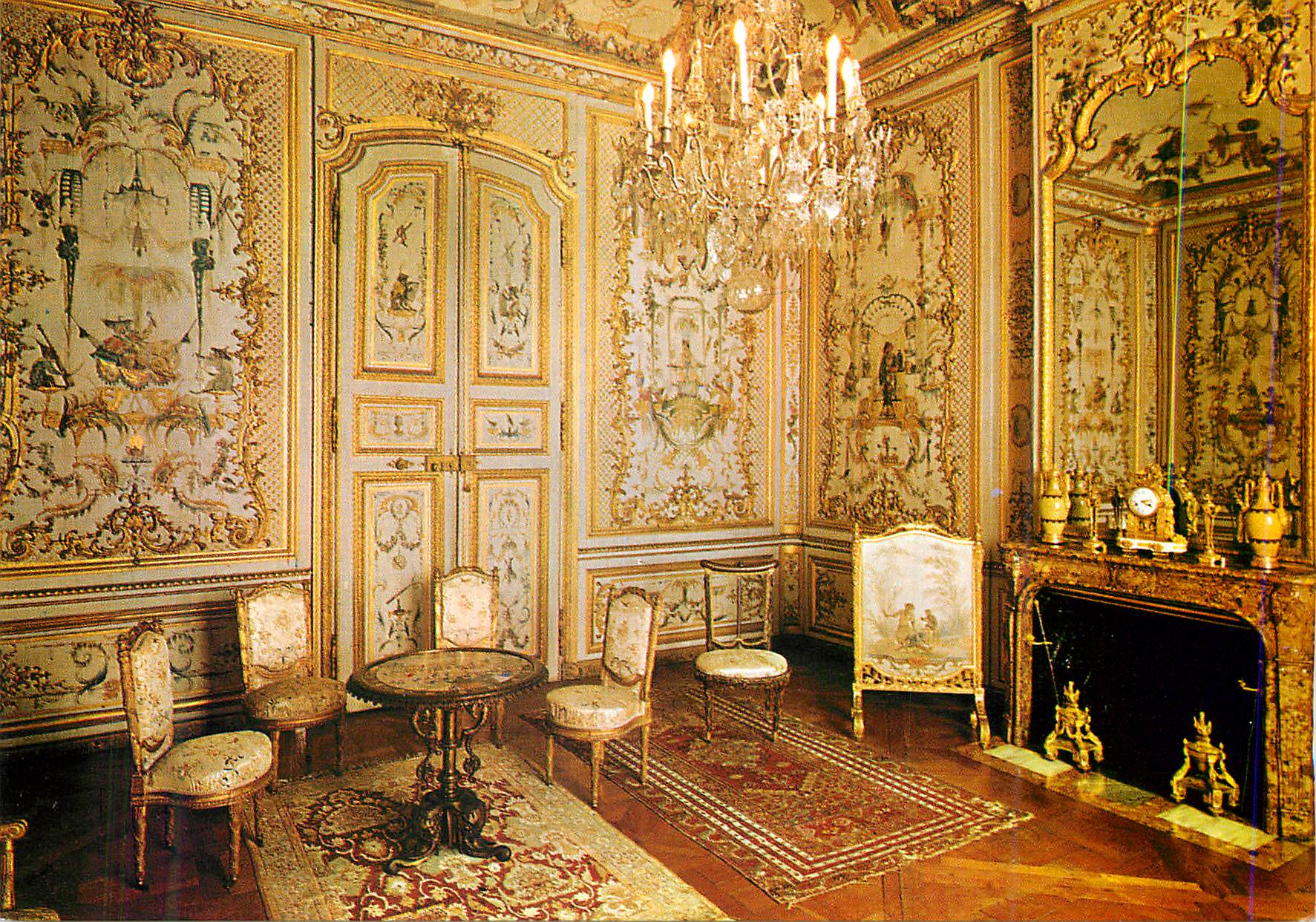 CPM Chateau de Chantilly Musee Conde Les Appartements La singerie
