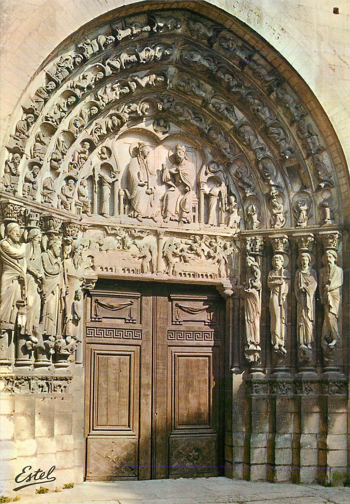 Portail de la cathédrale — détails sculptés — Estel