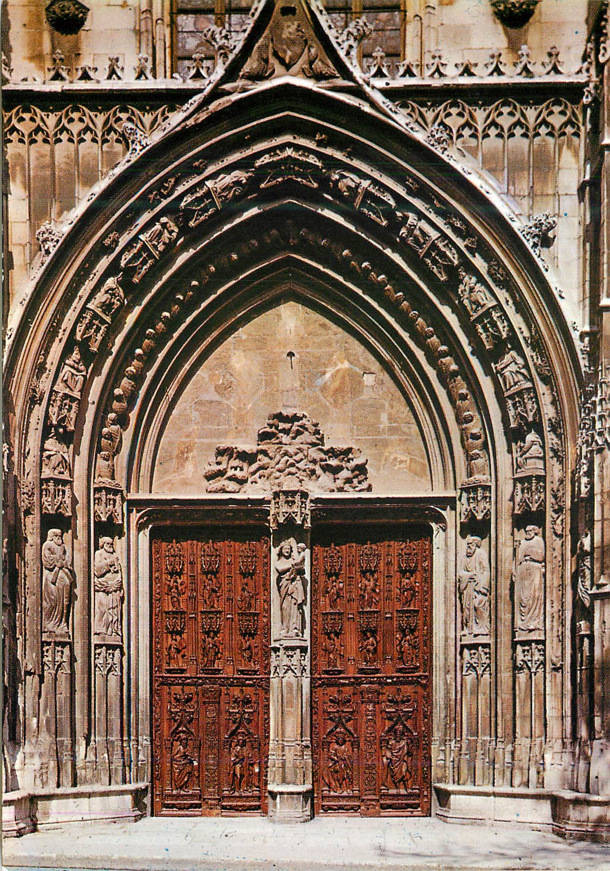 CPM Aix en Provence la Cite du Roy Rene Cathedrale Saint Sauveur