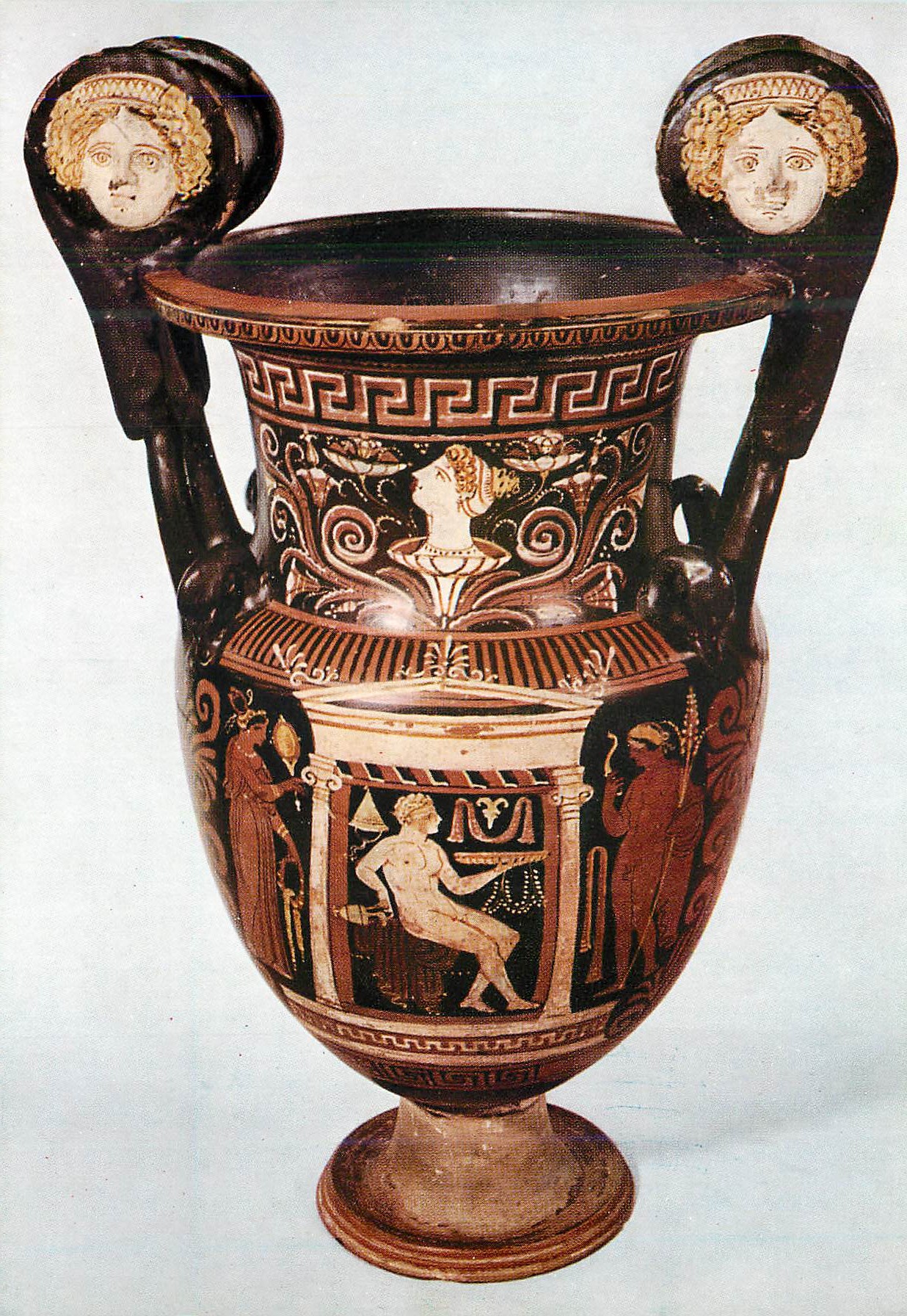 CPM Roma Museo Nazionale di Villa Giulia Collection Castellani Cratere apulien a Volutes (IVe S av J C)