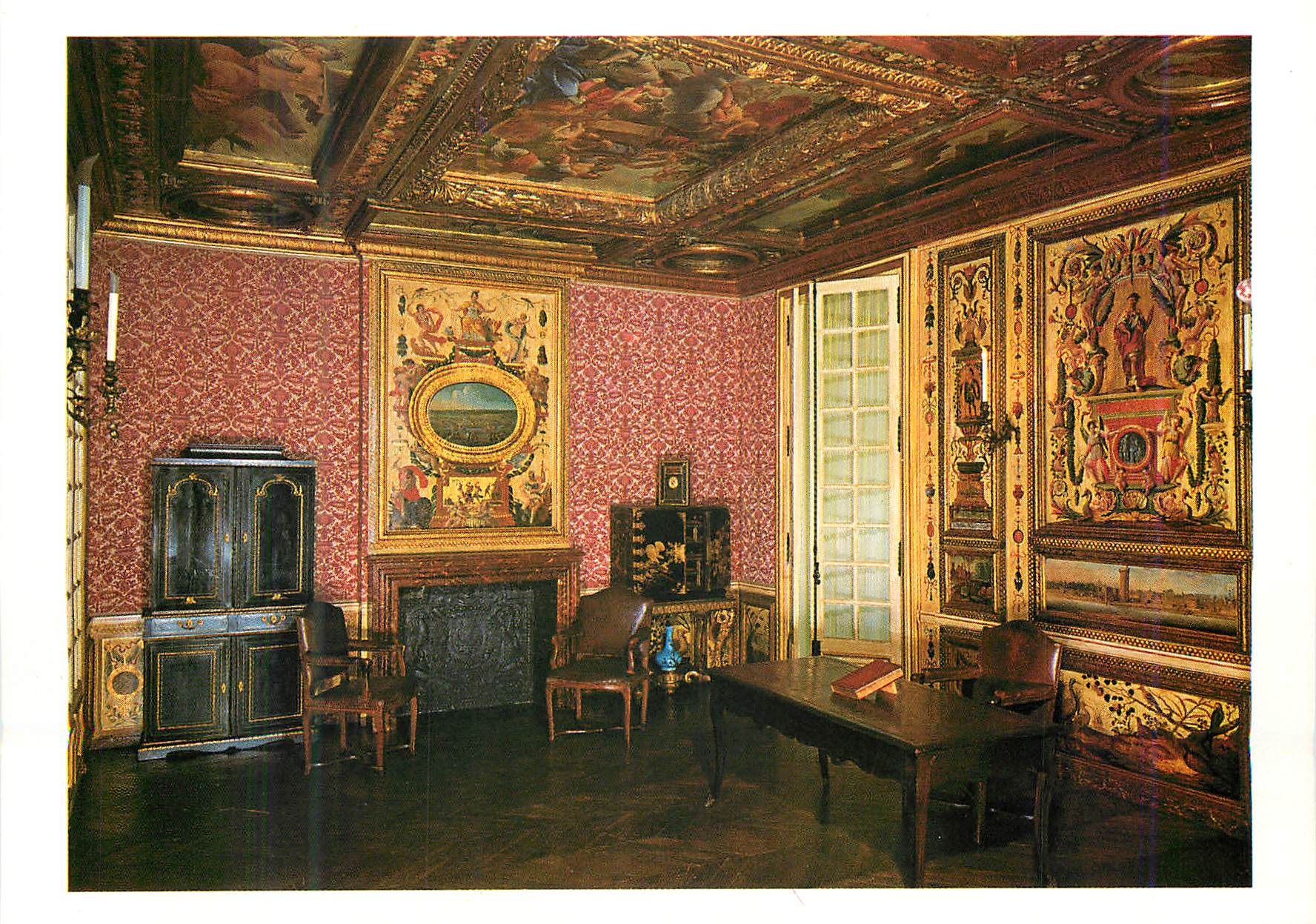 Esszimmer des Schlosses Chambord — reich verziertes Innenraum — Verleger nicht sichtbar